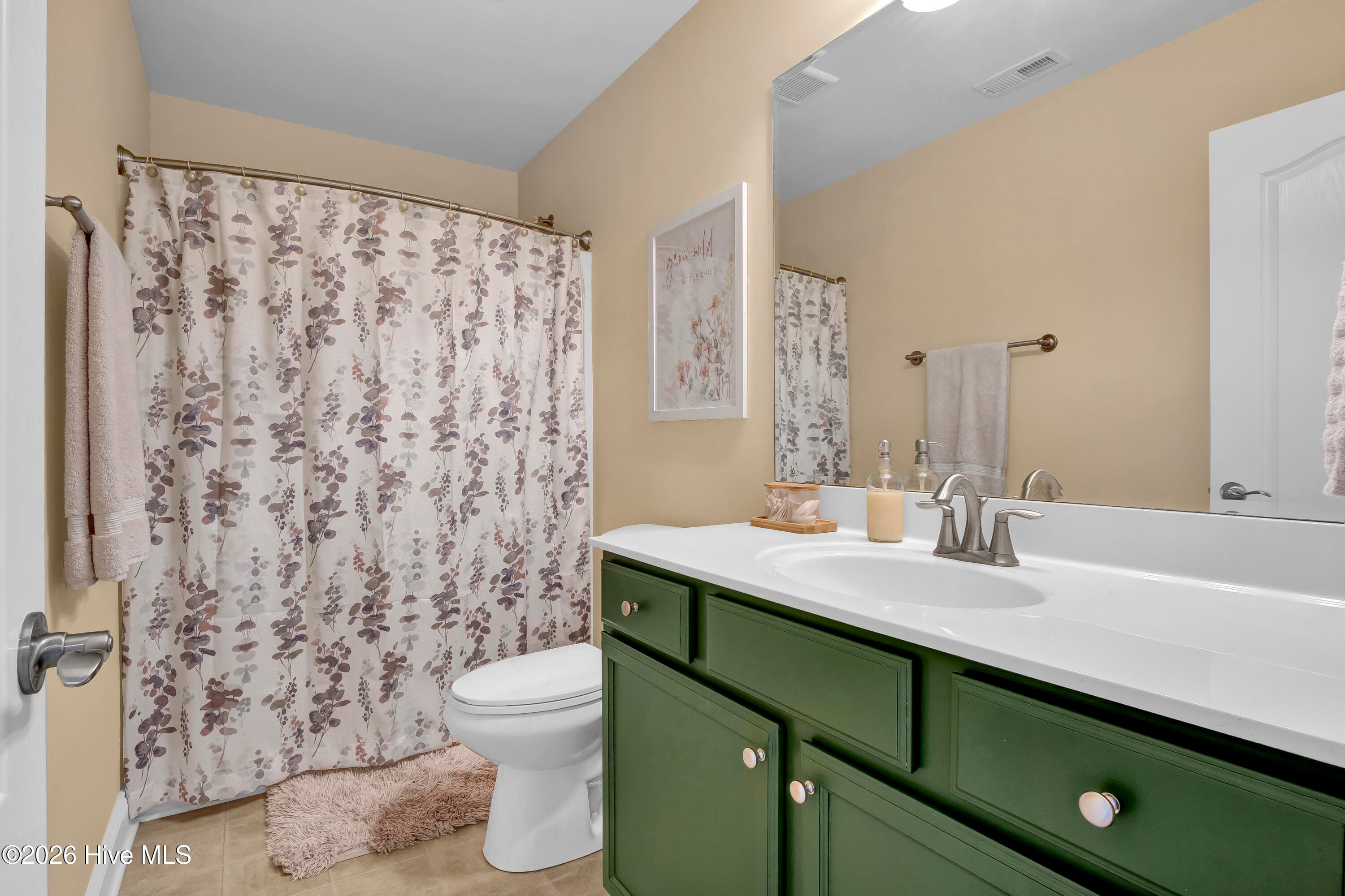 Single Family Residence at 1528 Stones Edge Loop, Wilmington, NC 28405, photo 2 of 3