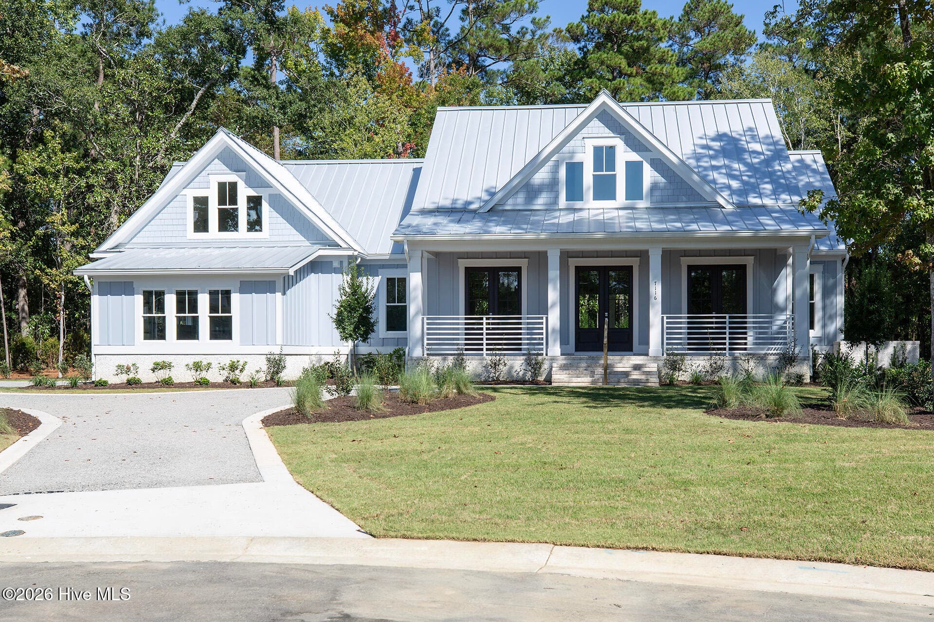 Single Family Residence at 7116 Abernathy Court, Wilmington, NC 28405, photo 2 of 10
