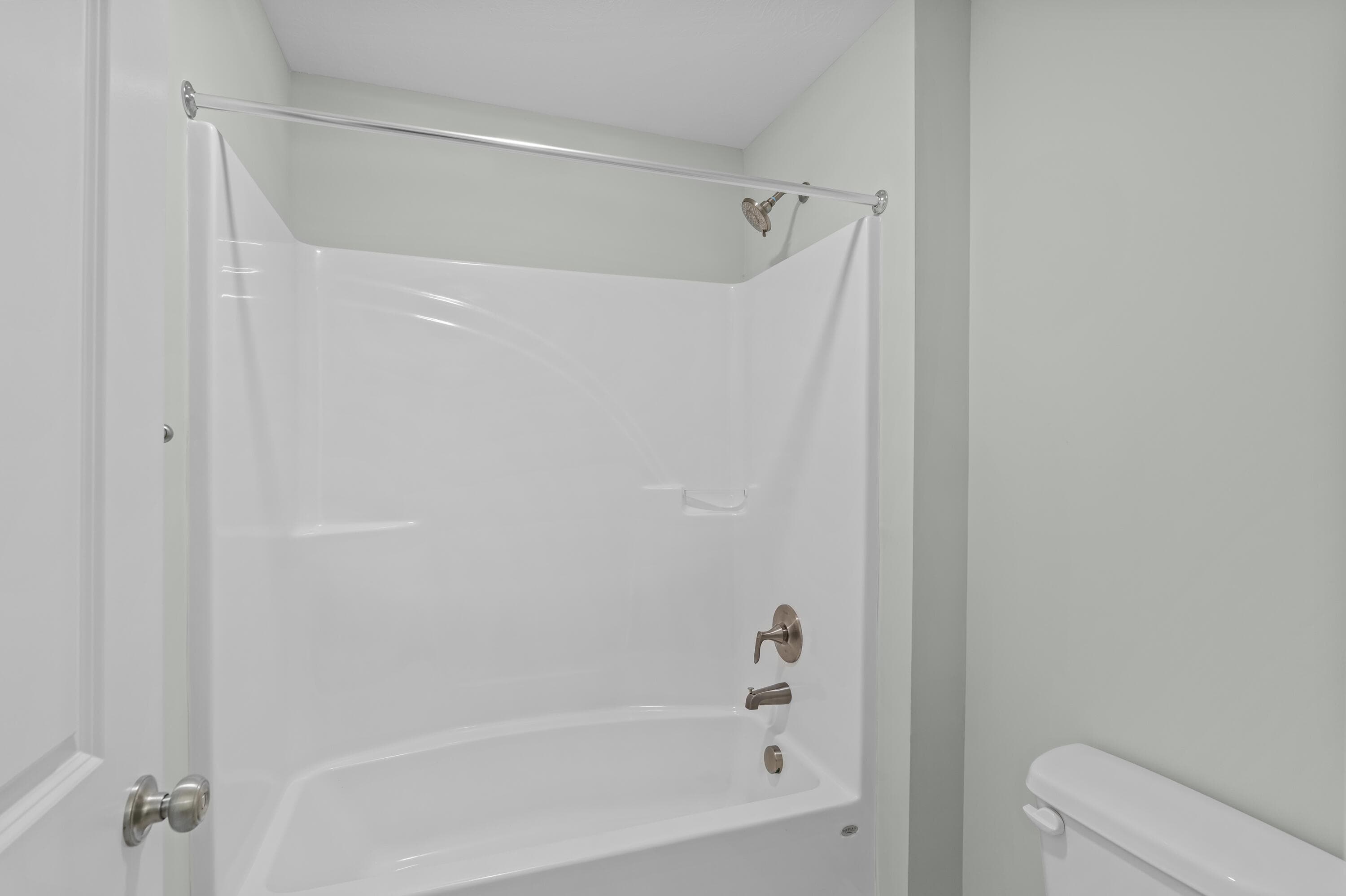 Tub Shower Combo - 1340 Bellingham Drive, Beech Island, SC 29842