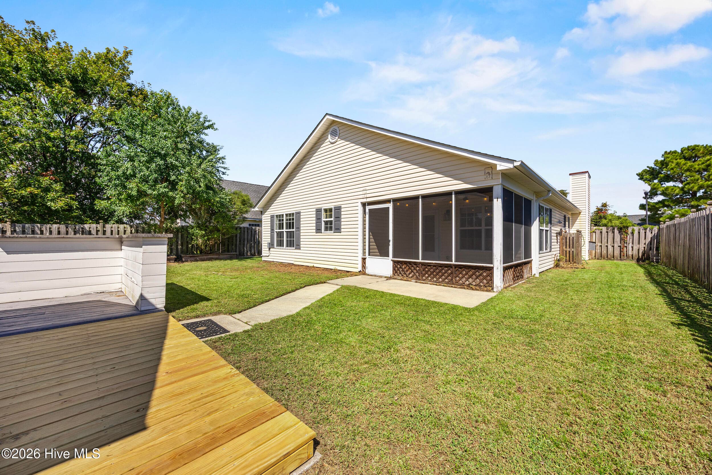 Single Family Residence at 605 Brookbend Drive, Wilmington, NC 28411, photo 37 of 40