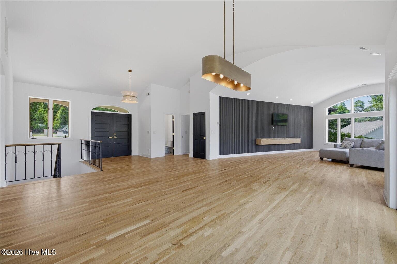 Single Family Residence at 304 Gull Road, Hampstead, NC 28443, photo 11 of 53