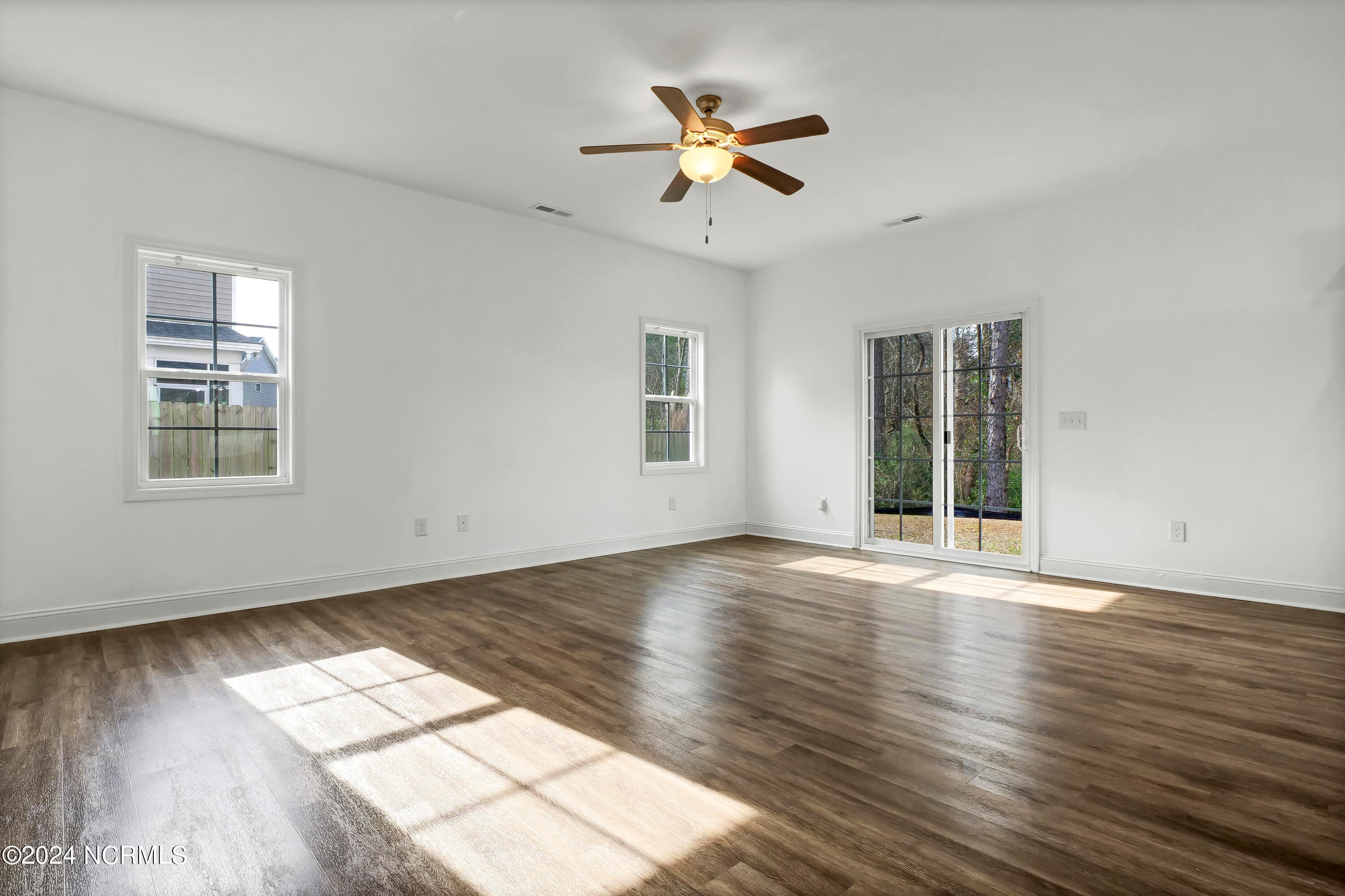 Single Family Residence at 512 Everett Glades, Sneads Ferry, NC 28460, photo 23 of 68