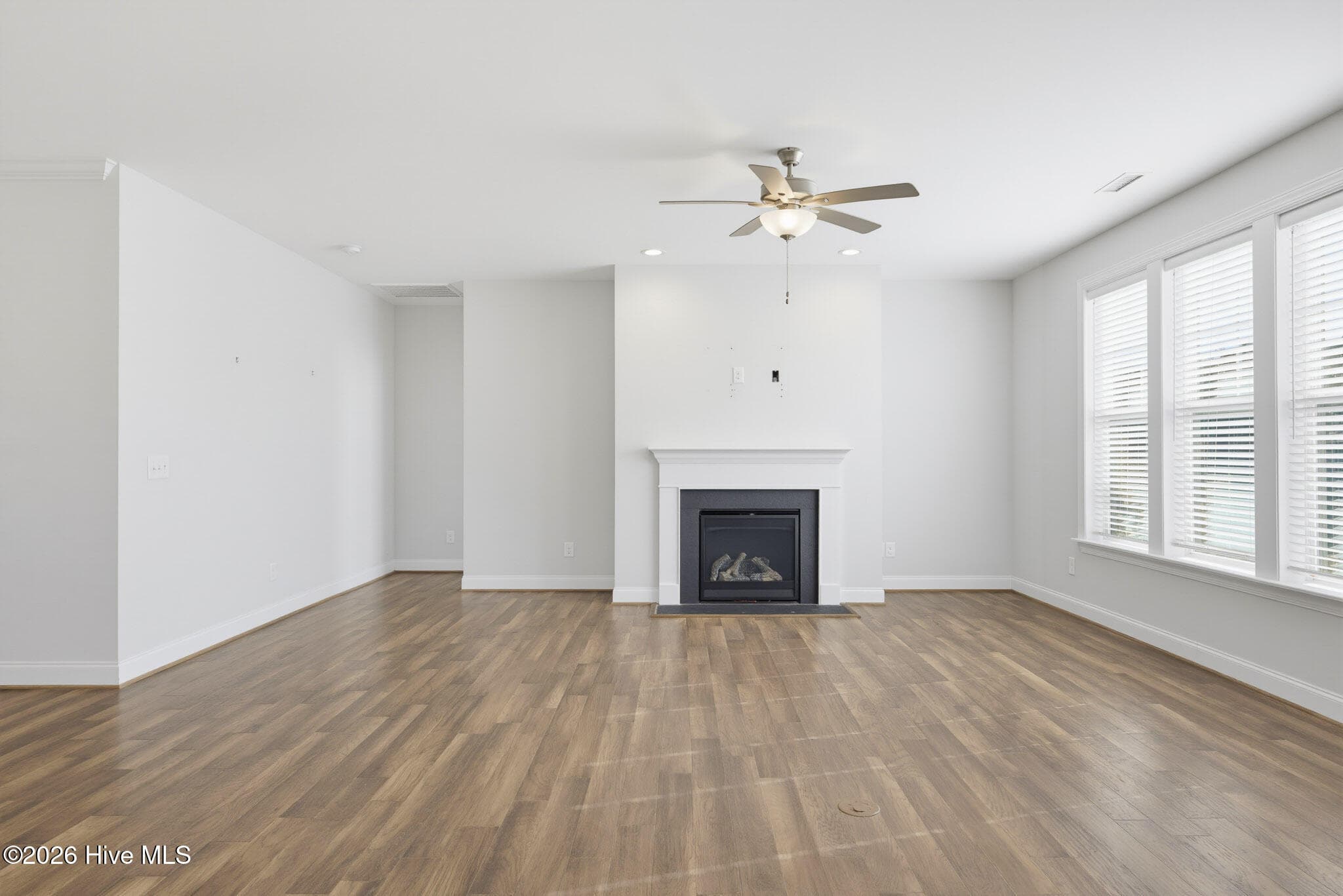 Single Family Residence at 13 Meon Lane, Hampstead, NC 28443, photo 19 of 64