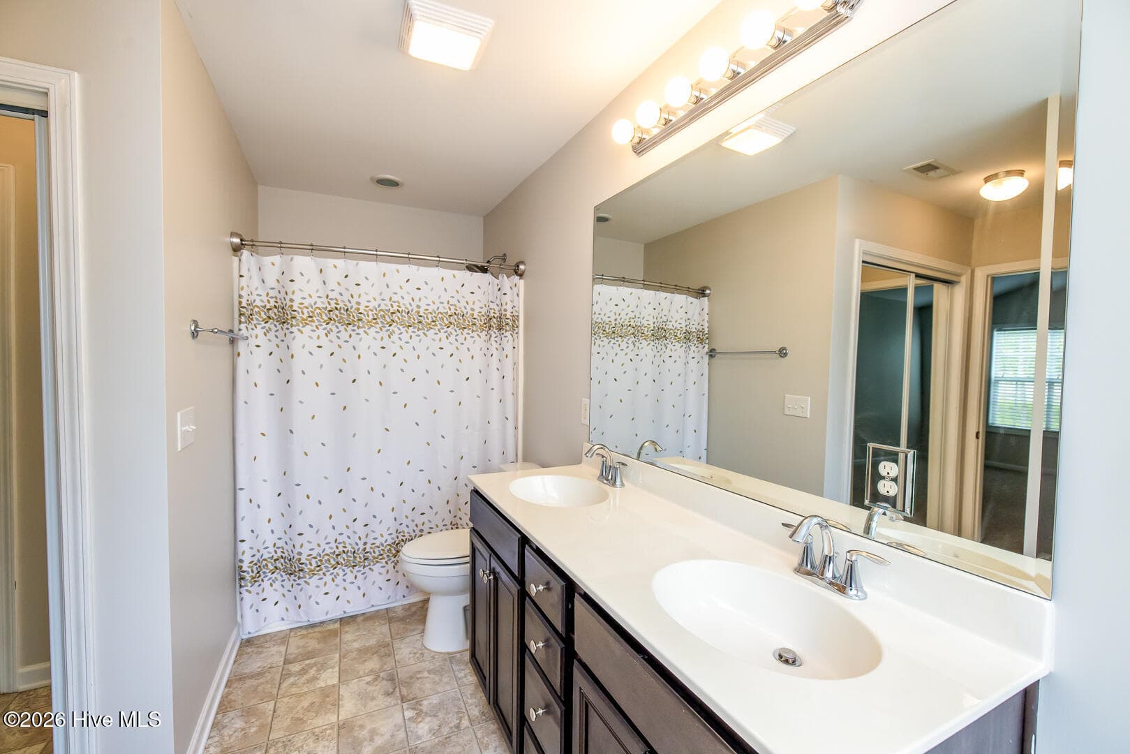 Single Family Residence at 1017 Bally Bunion Lane, Burgaw, NC 28425, photo 22 of 39