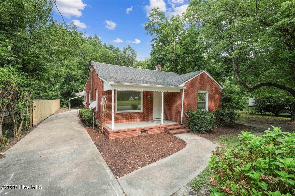 Single Family Residence at 909 N Carolina Street, Goldsboro, NC 27530, photo 4 of 31