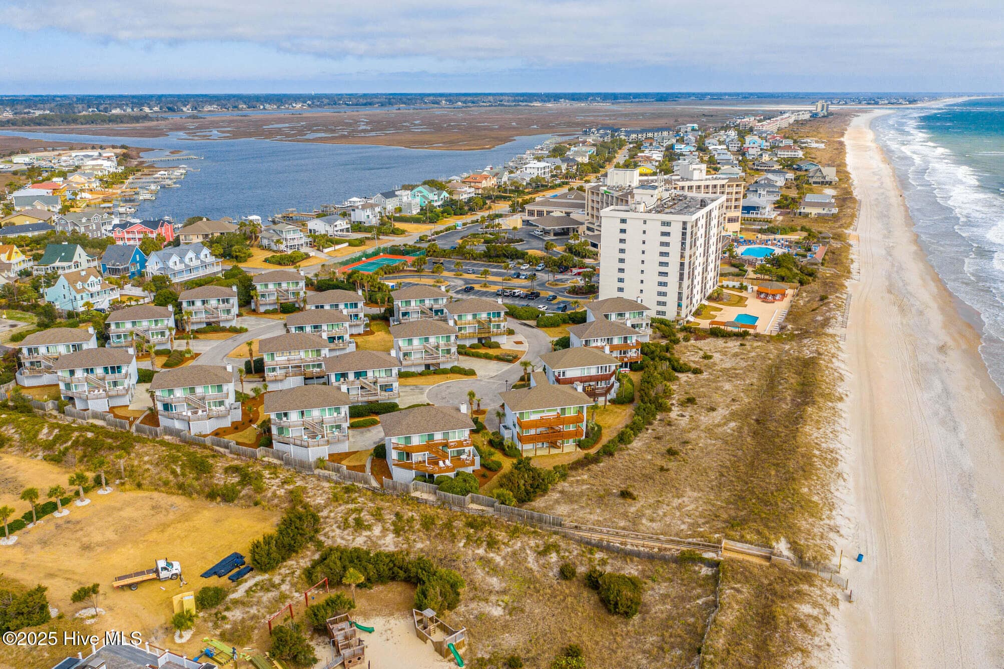 Fractional at 8 Sea Oats Lane, Wrightsville Beach, NC 28480, photo 4 of 4