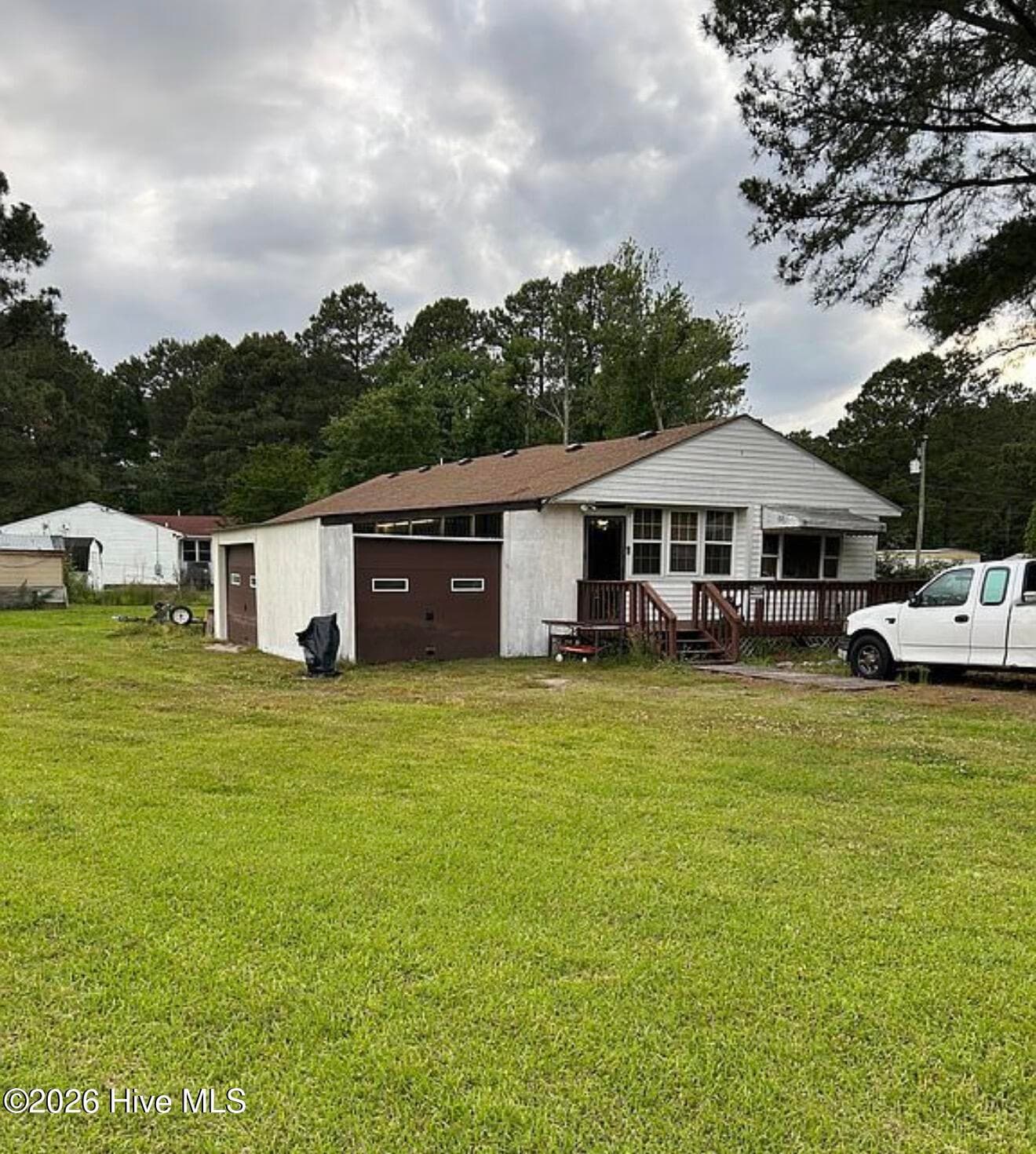 Manufactured Home at 206 Scuppernong Road, Columbia, NC 27925, photo 2 of 52