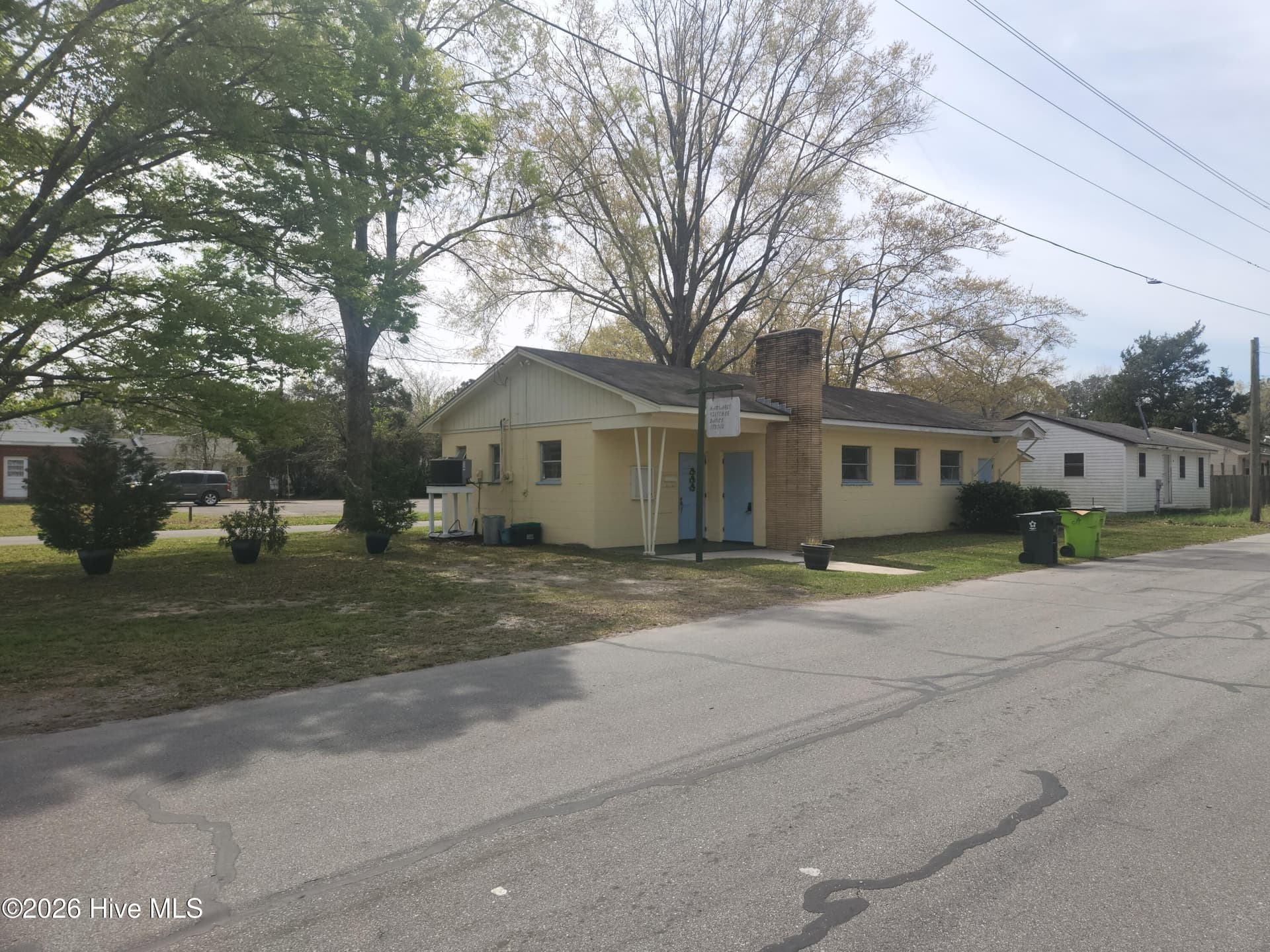 Commercial Sale at 507 Contentnea Avenue, New Bern, NC 28560, photo 3 of 13