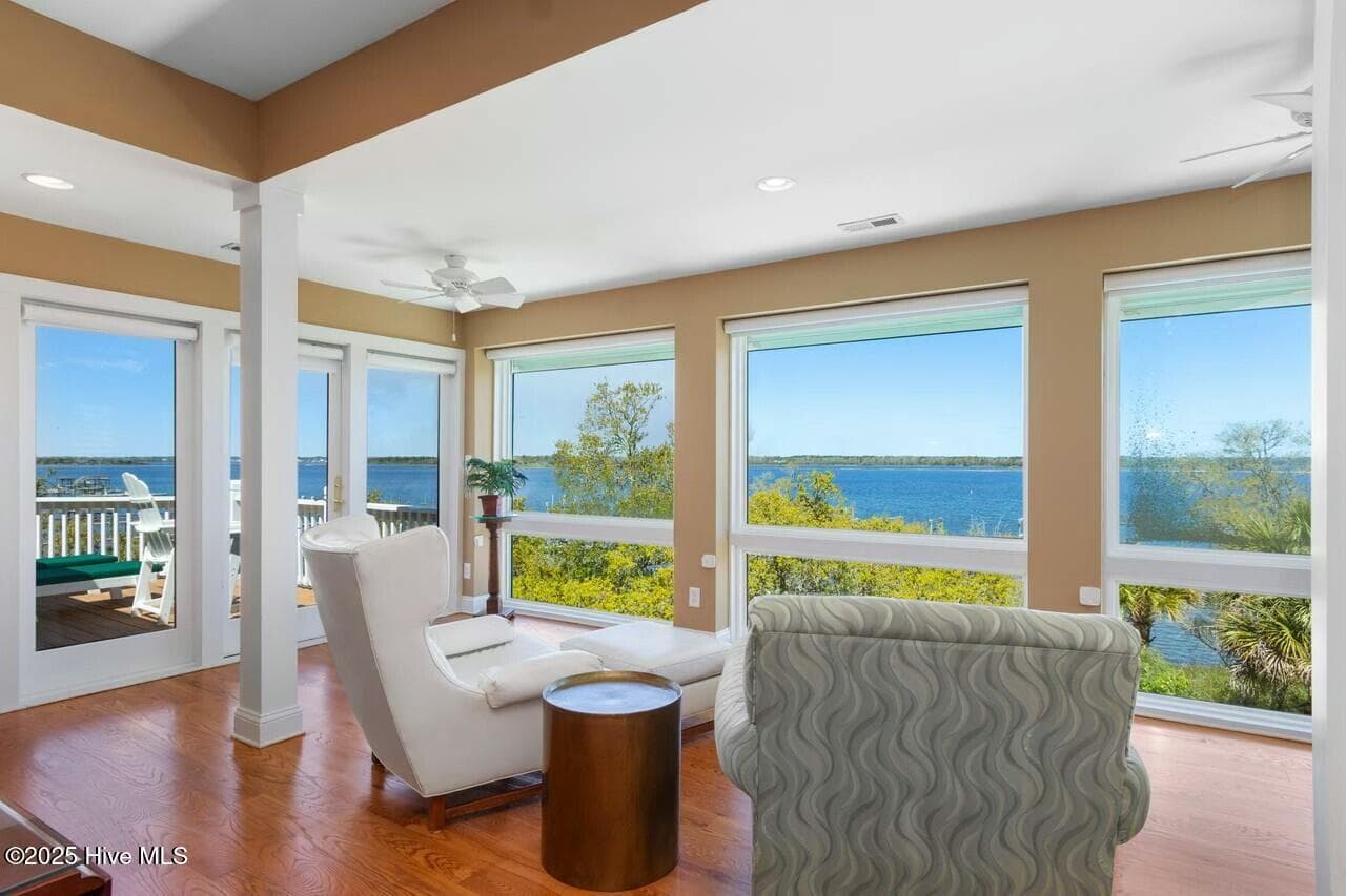 Master BR Suite - 7012 Sound Drive, Emerald Isle, NC 28594