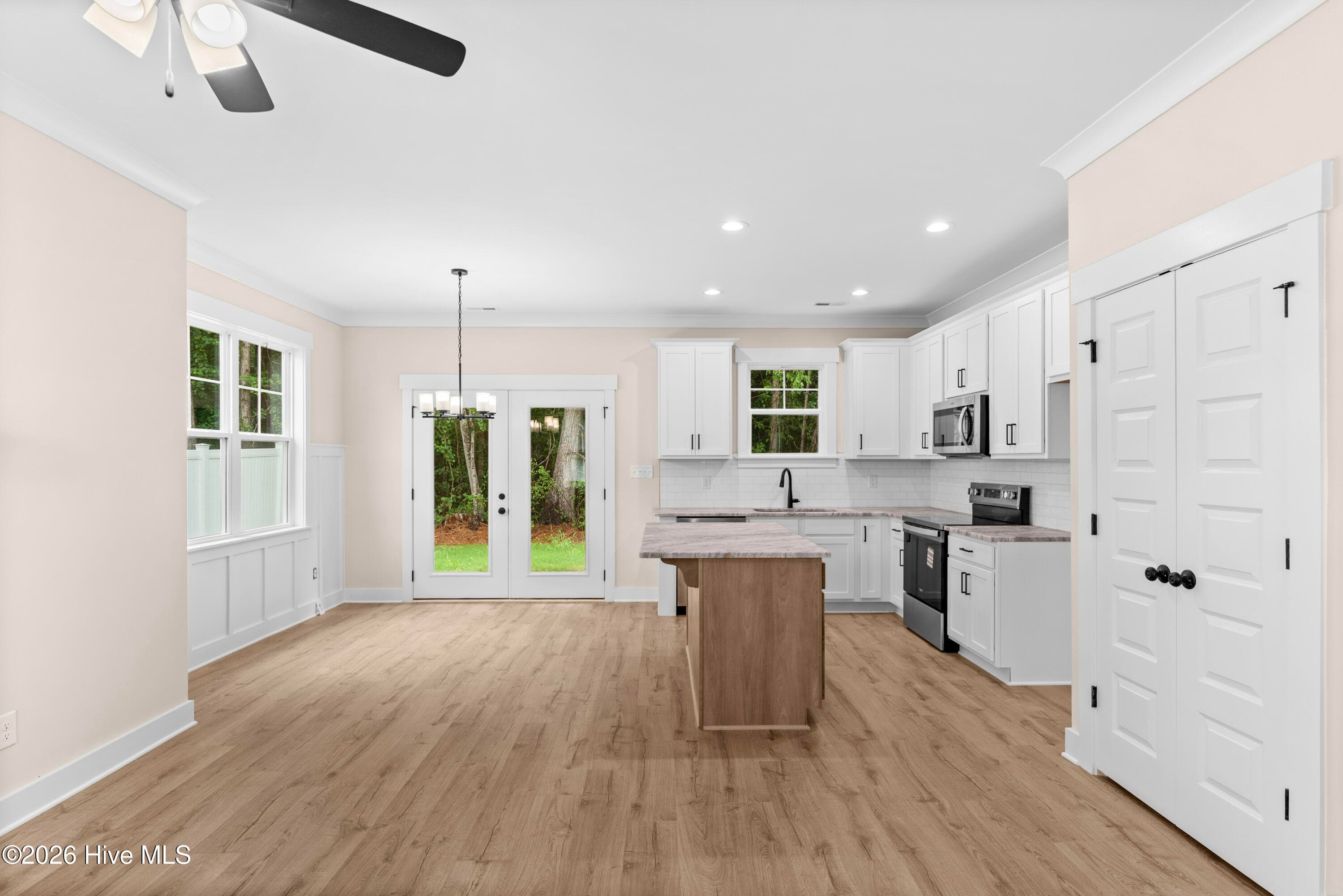 Single Family Residence at 431 Peregrine Ridge Drive, New Bern, NC 28560, photo 14 of 90