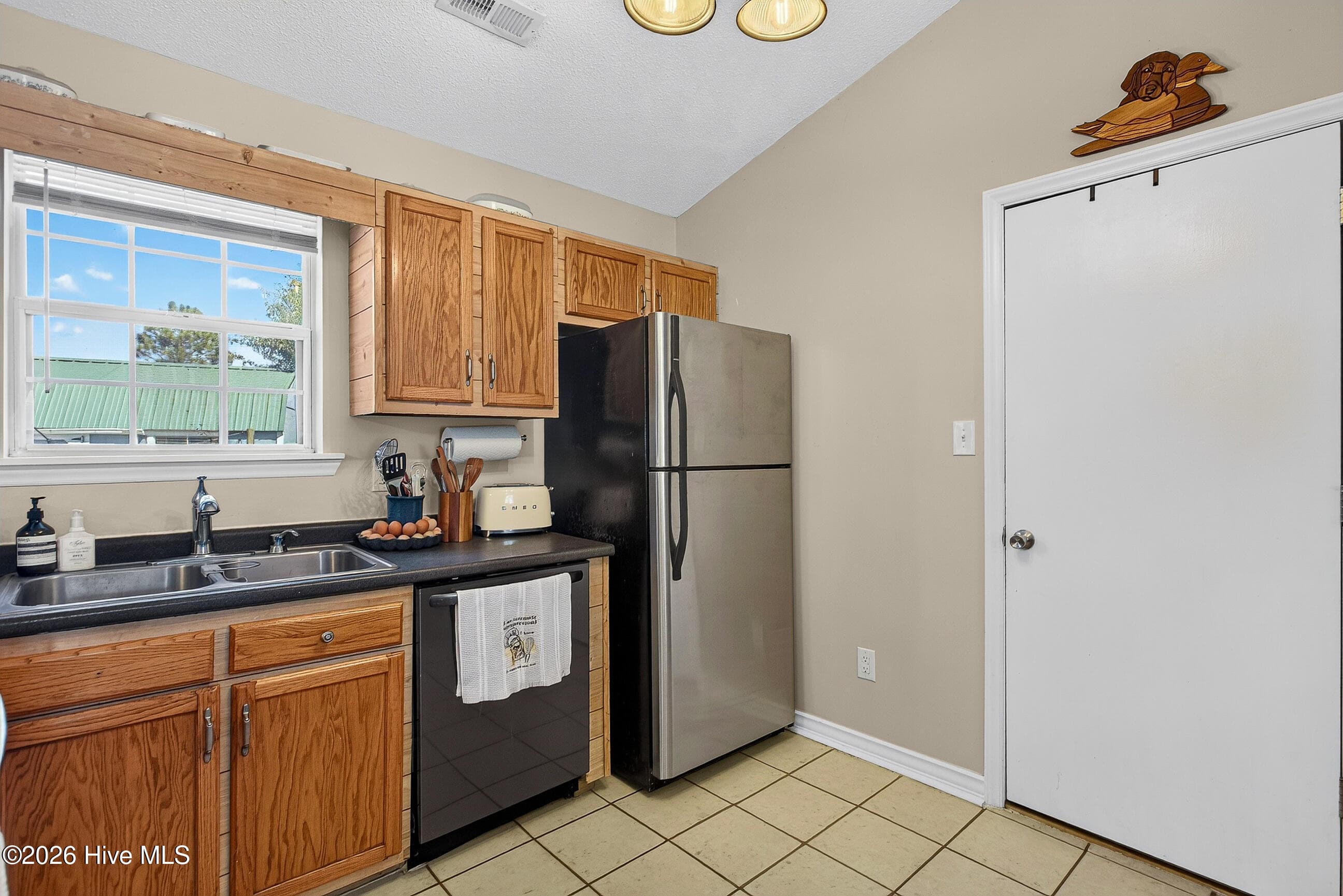 Single Family Residence at 317 Cinnamon Drive, Hubert, NC 28539, photo 18 of 49