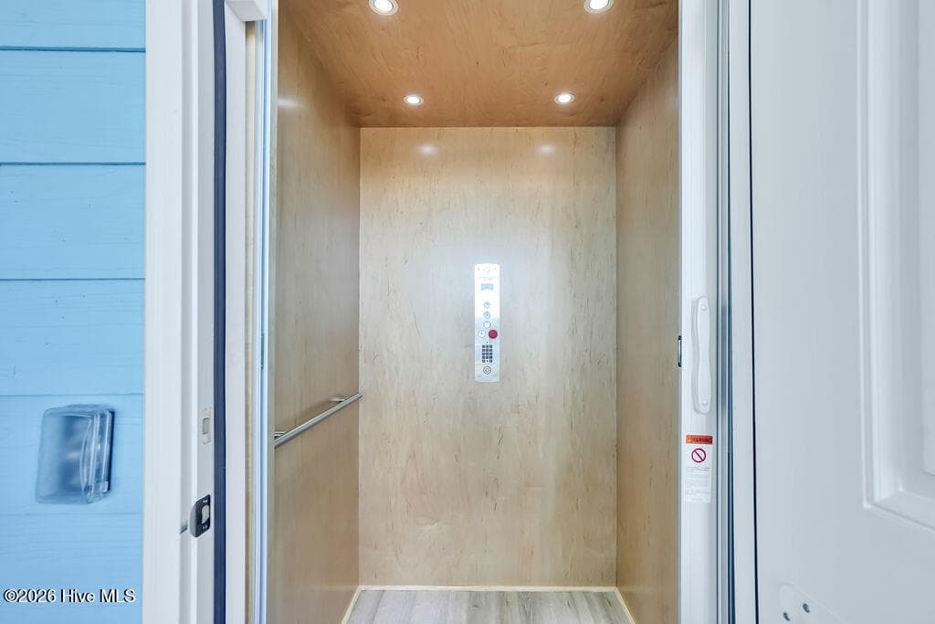 3 stop elevator - 244 Grandview Drive, Sneads Ferry, NC 28460