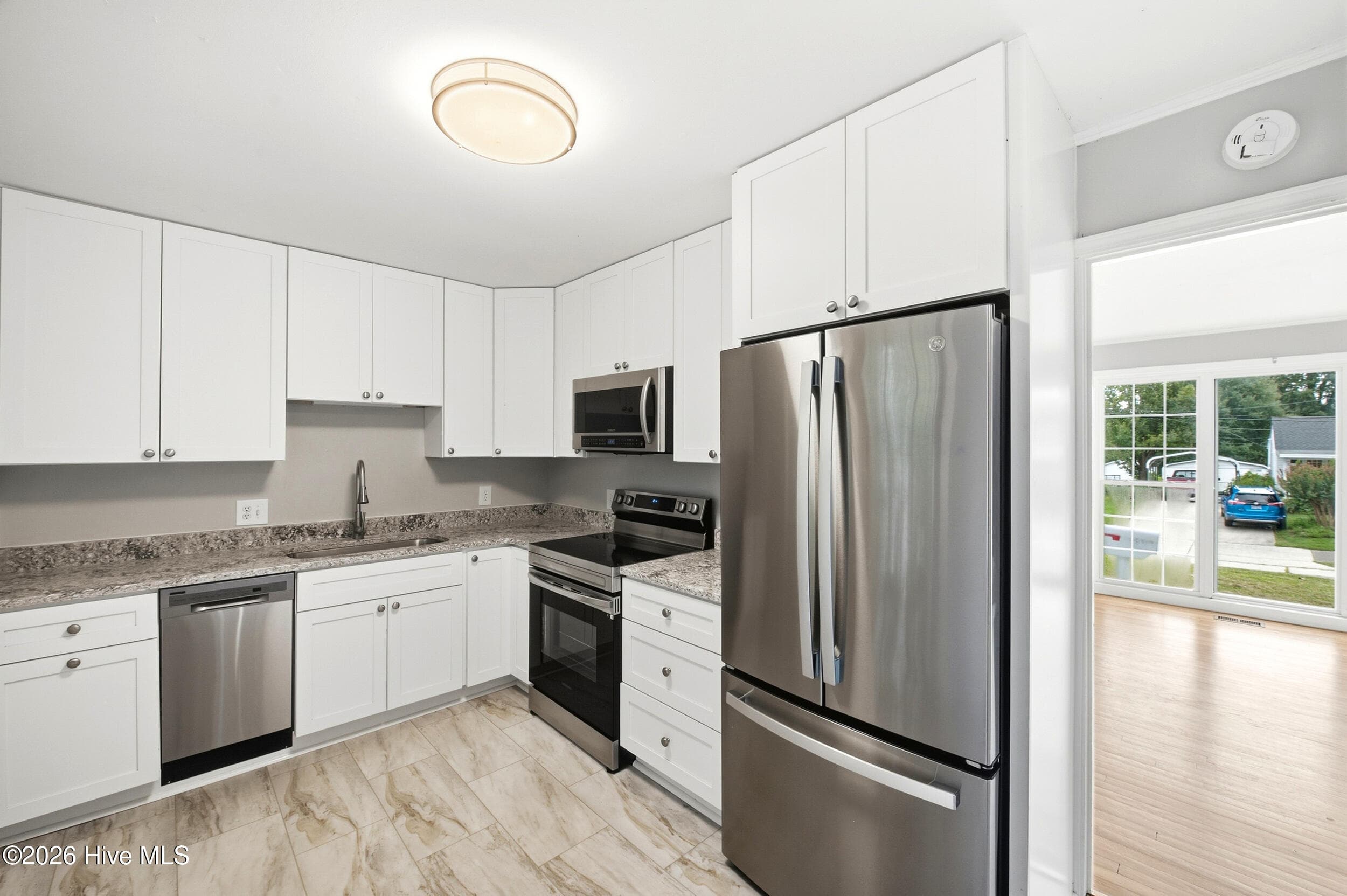 Single Family Residence at 606 Rosemont Avenue, Wilmington, NC 28403, photo 11 of 48