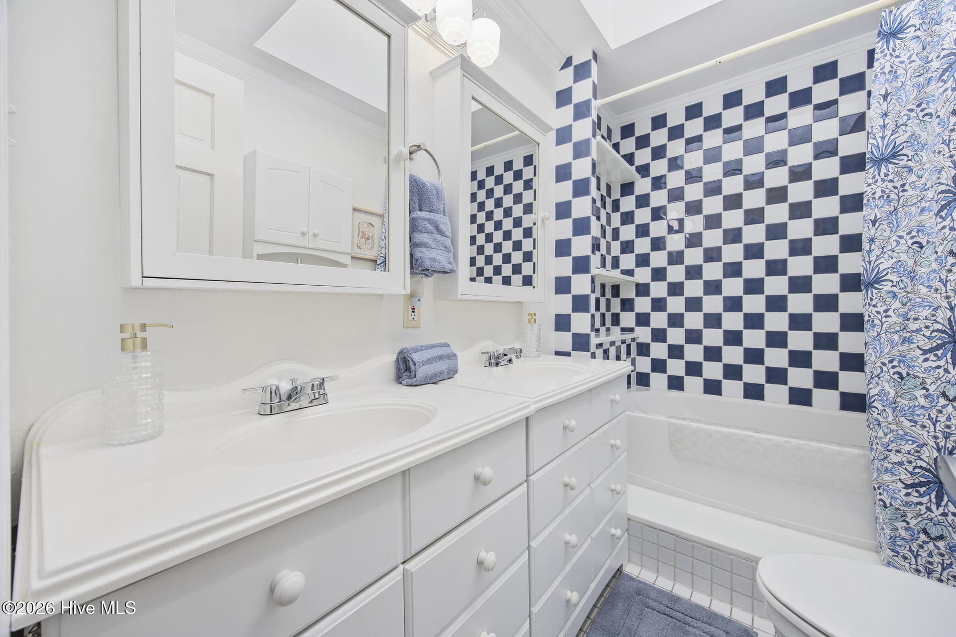 Single Family Residence at 407 35th Street, Sunset Beach, NC 28468, photo 23 of 49