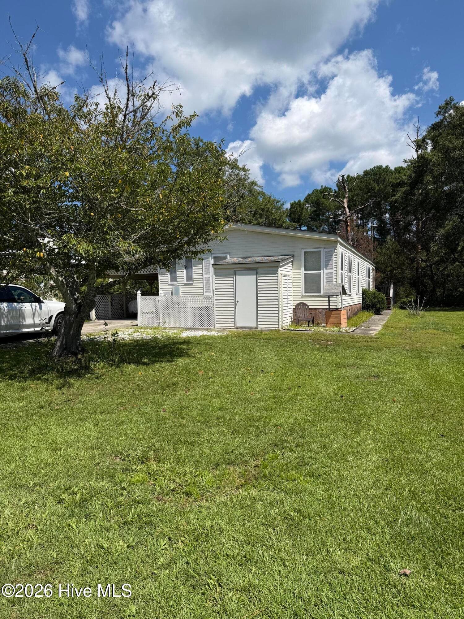 Manufactured Home at 606 Galley Court, Hampstead, NC 28443, photo 6 of 44