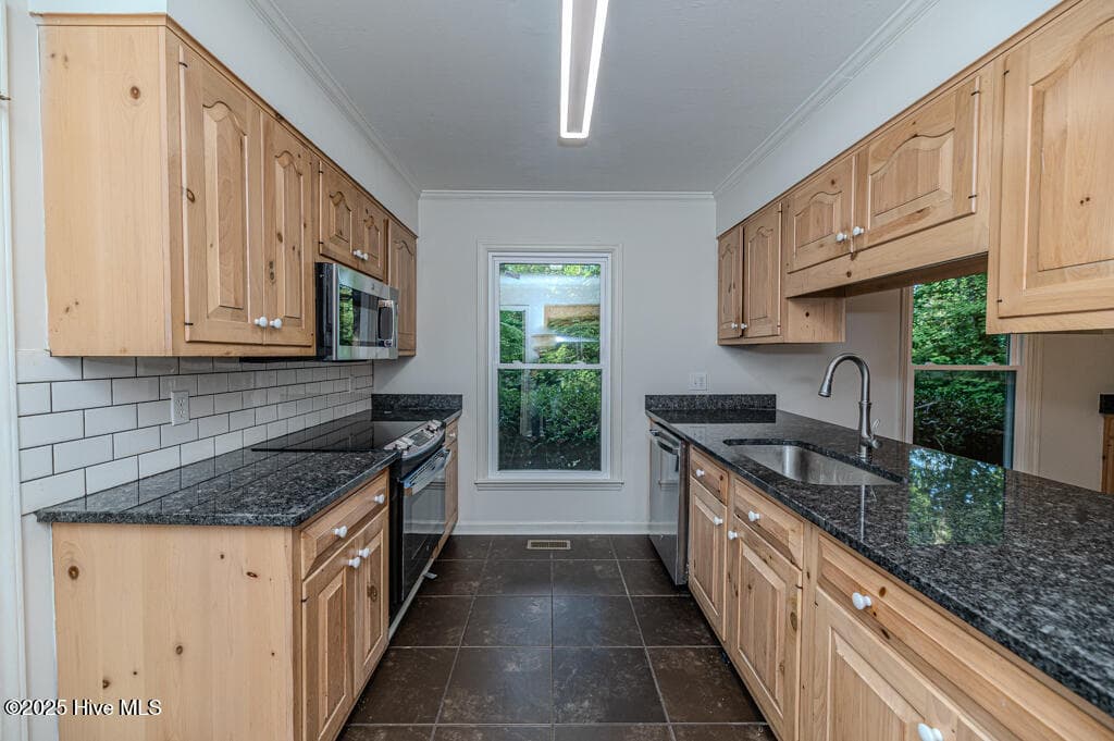 Kitchen - 828 Chatham Road, Rockingham, NC 28379