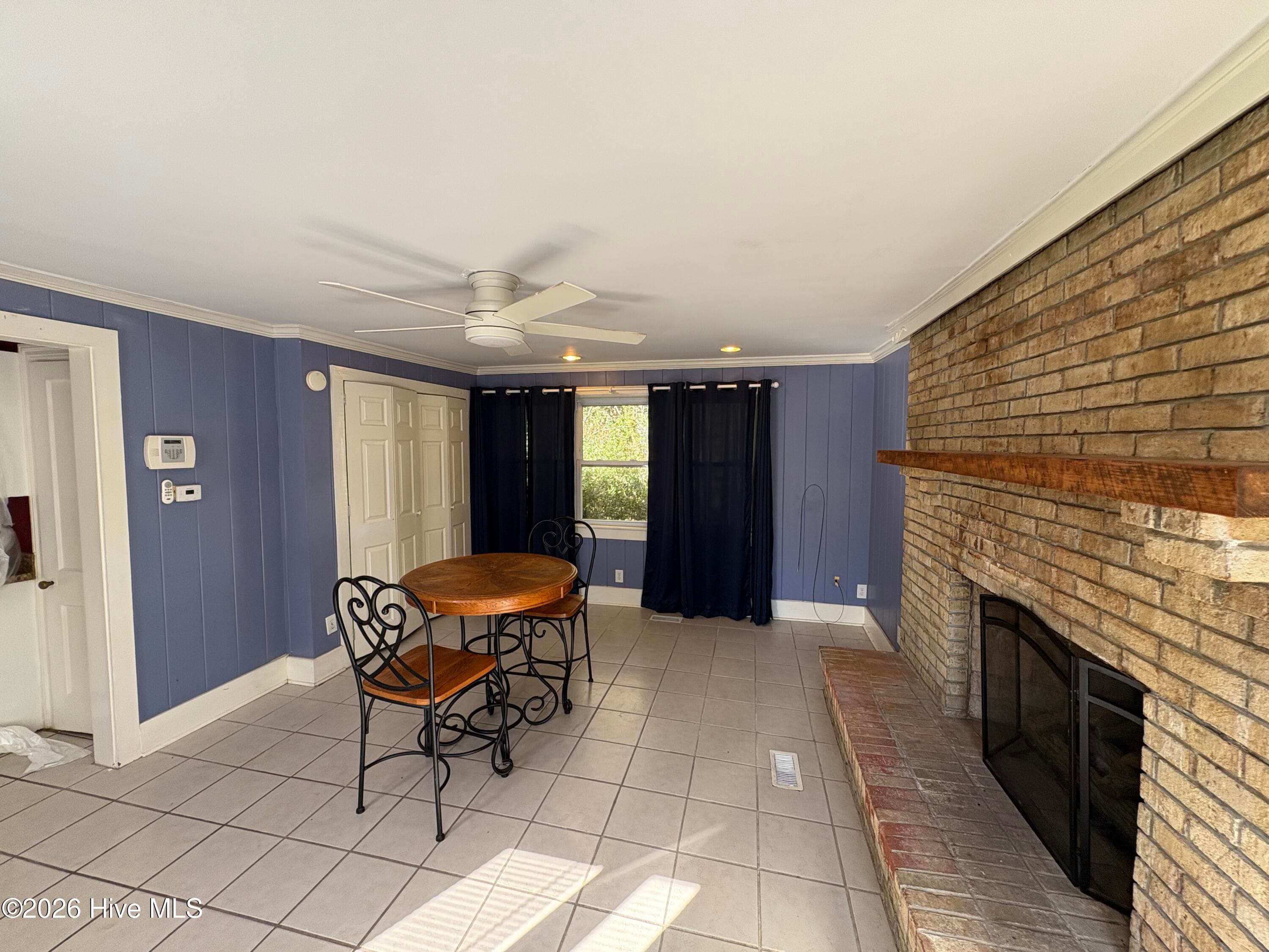 Single Family Residence at 1404 Mcarthur Avenue, New Bern, NC 28560, photo 3 of 19