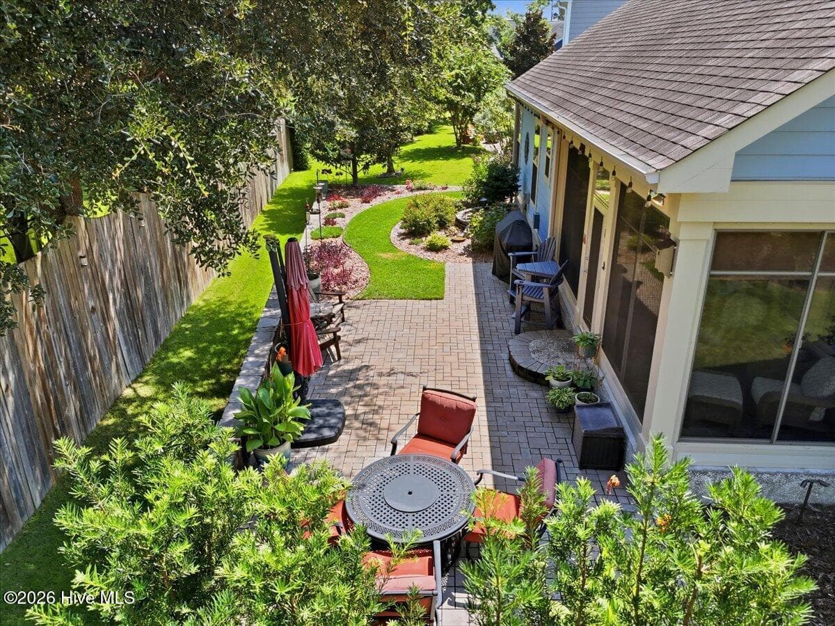 Single Family Residence at 7812 Bonfire Drive, Wilmington, NC 28409, photo 5 of 7