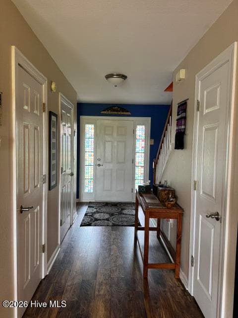 front hall way - 4131 N Nc 118 Highway, Grifton, NC 28530