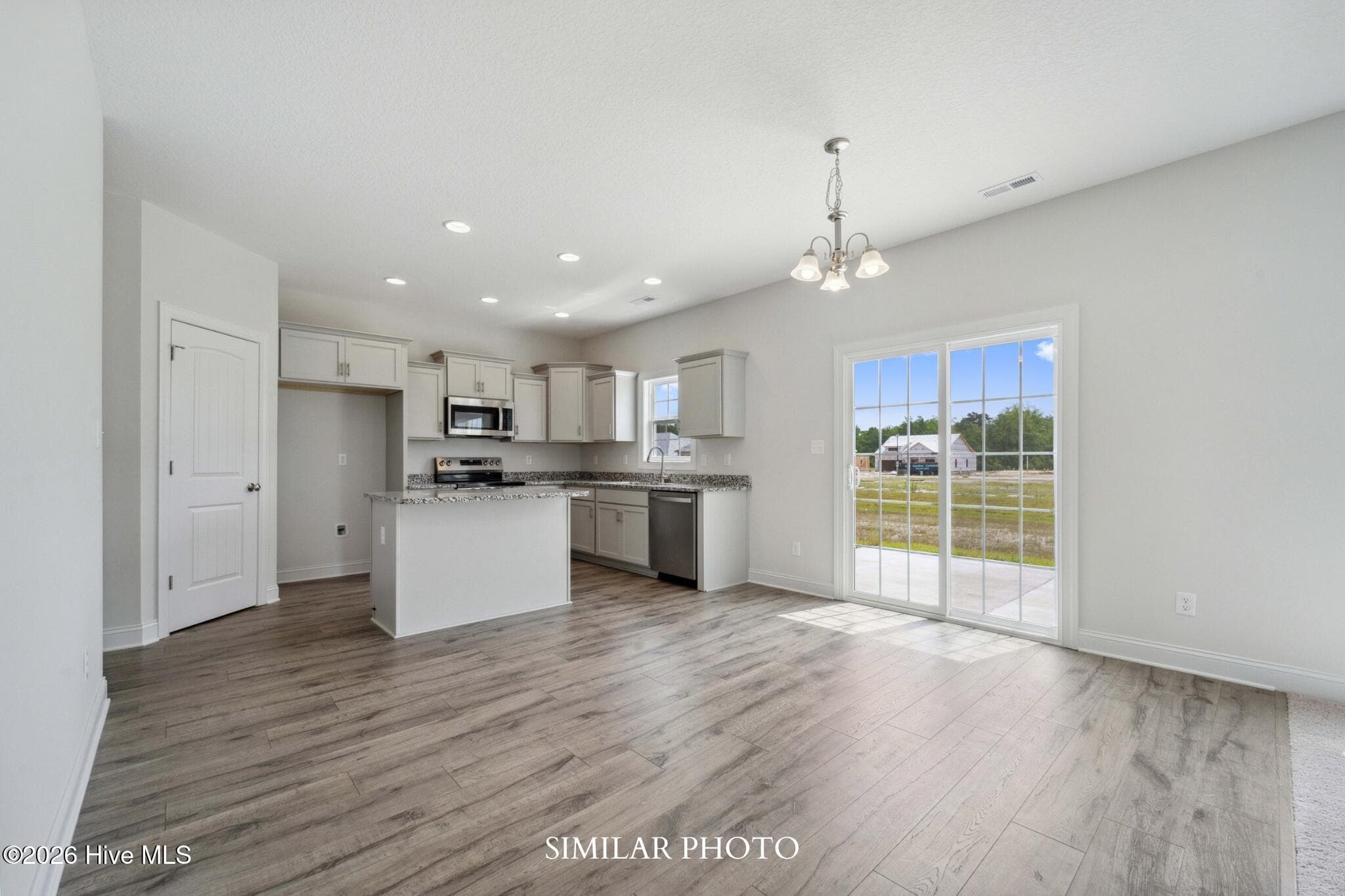 Single Family Residence at 725 Regiment Road, Jacksonville, NC 28546, photo 11 of 41