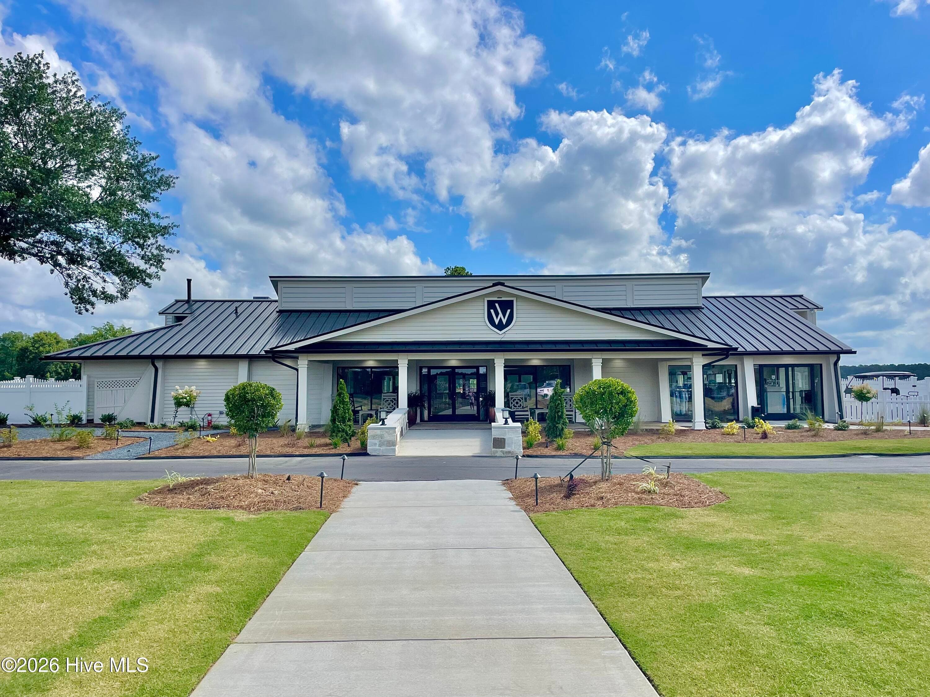 Woodlake Restaurant & Golf Shop - 730 Blue Bird Drive, Vass, NC 28394