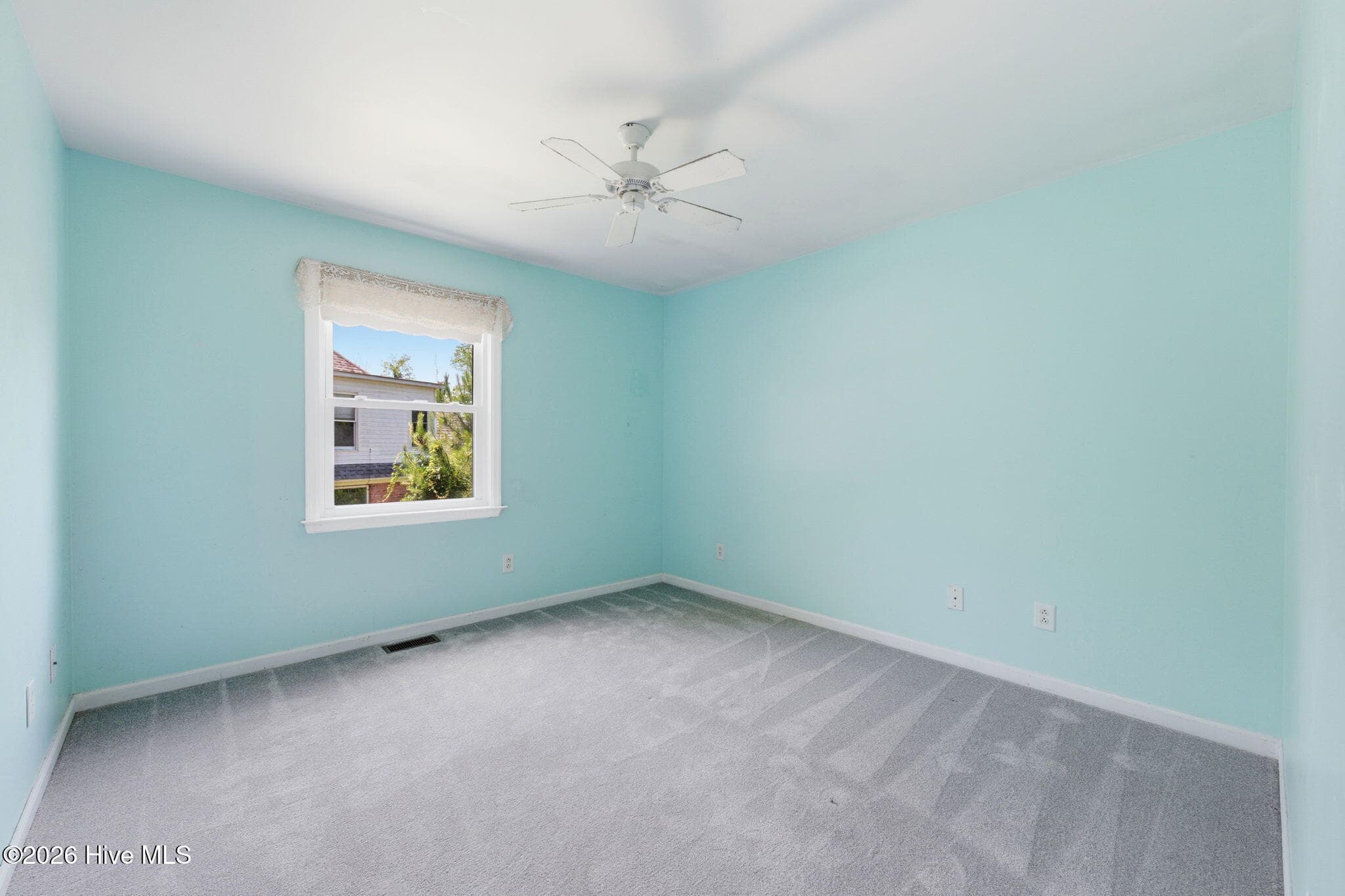 Single Family Residence at 913 Hearthside Court, New Bern, NC 28560, photo 30 of 49