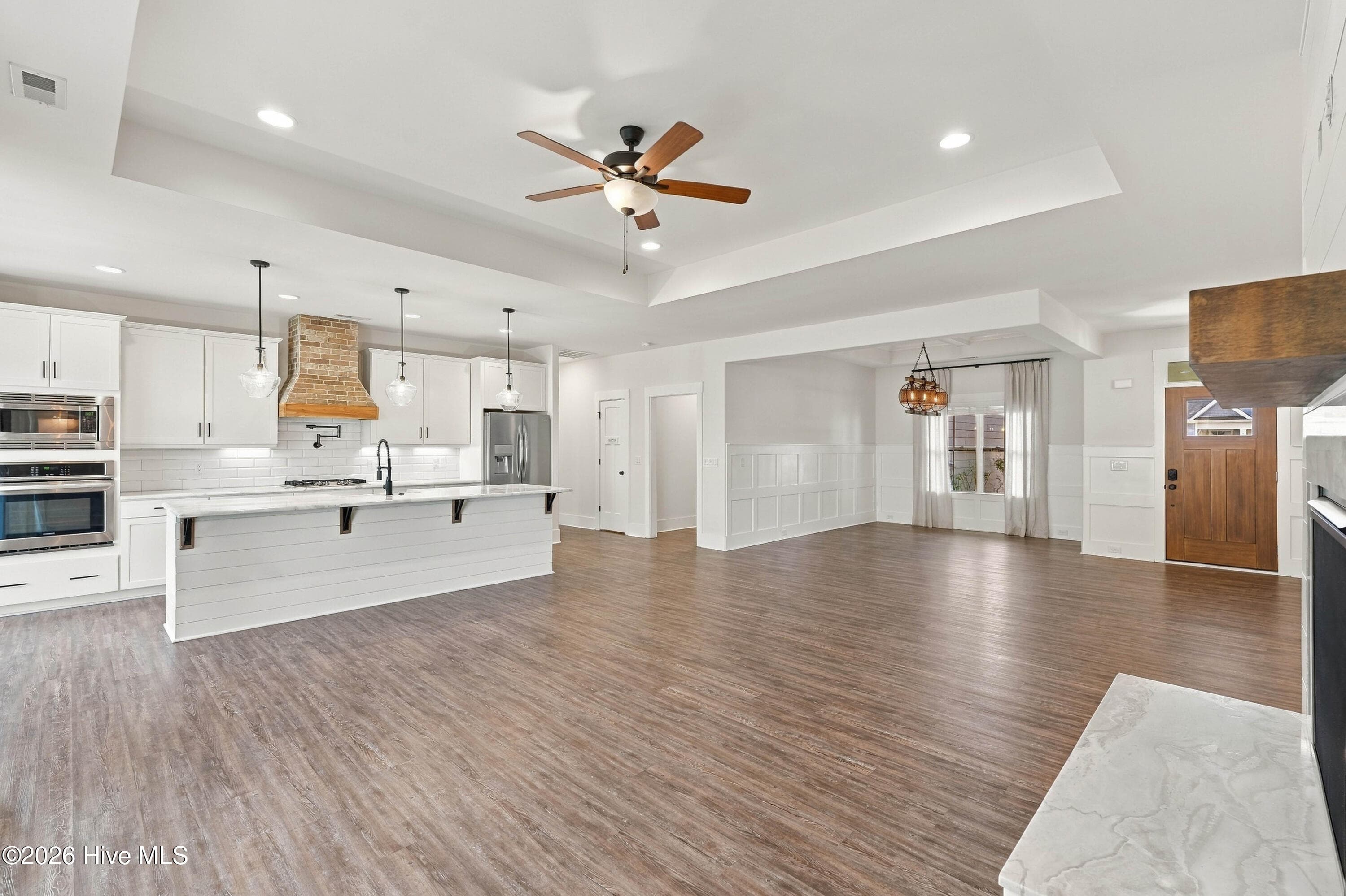 Living Area and Kitchen - 11 Lemongrass Court, Hampstead, NC 28443