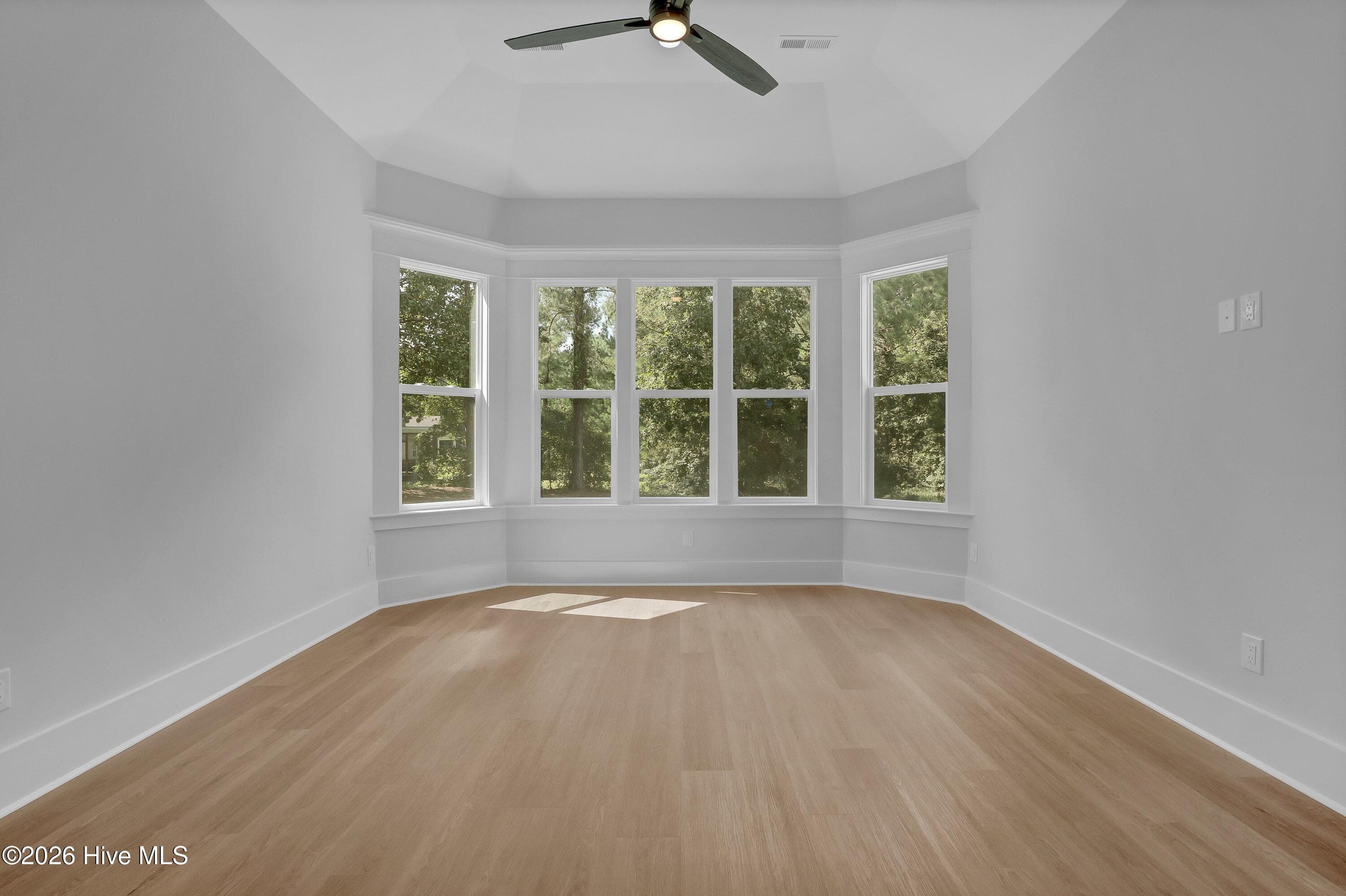 Single Family Residence at 105 Tradewinds Drive, Hampstead, NC 28443, photo 29 of 83
