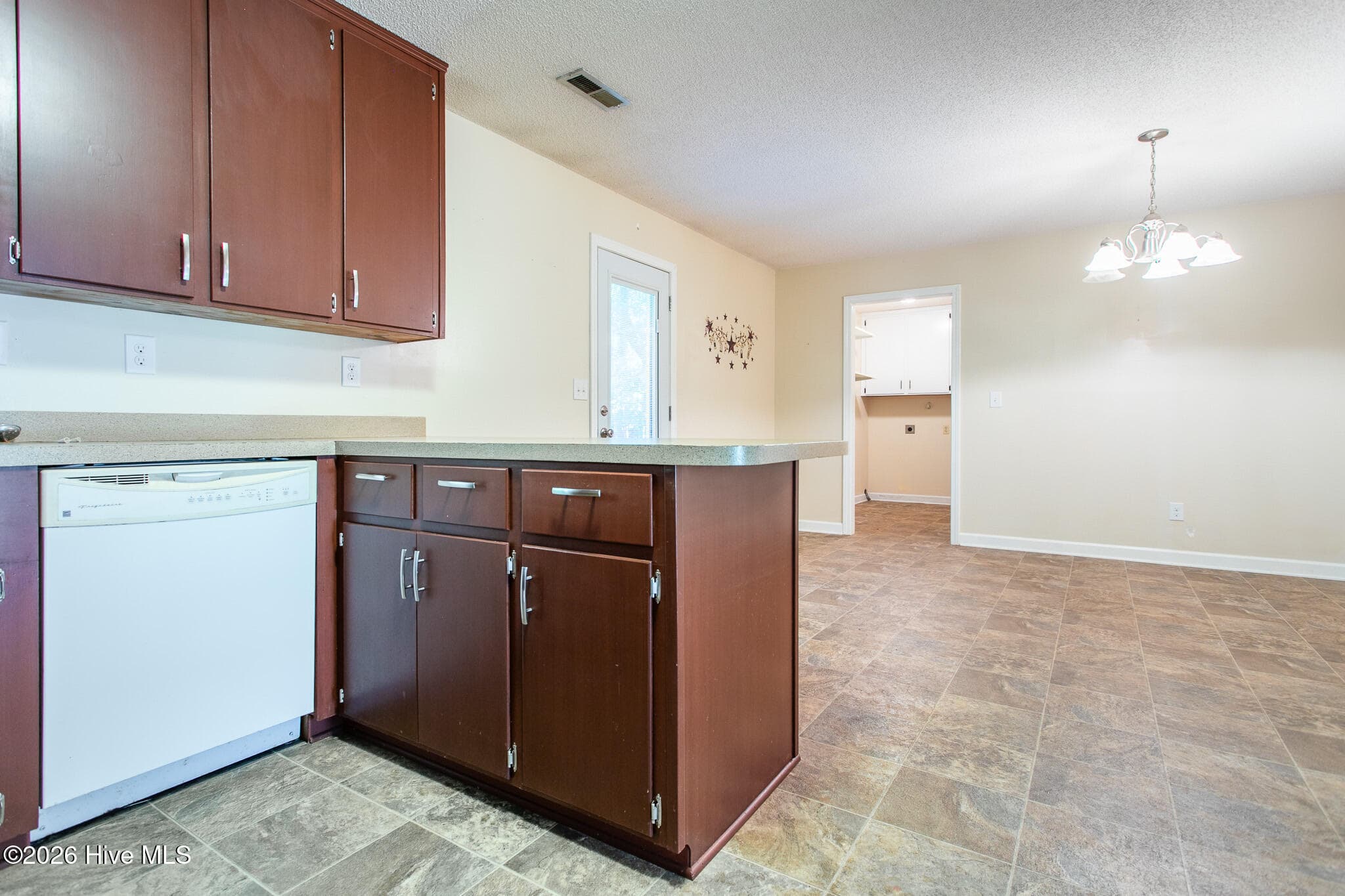 Single Family Residence at 115 Stacie Drive, Elizabeth City, NC 27909, photo 29 of 48
