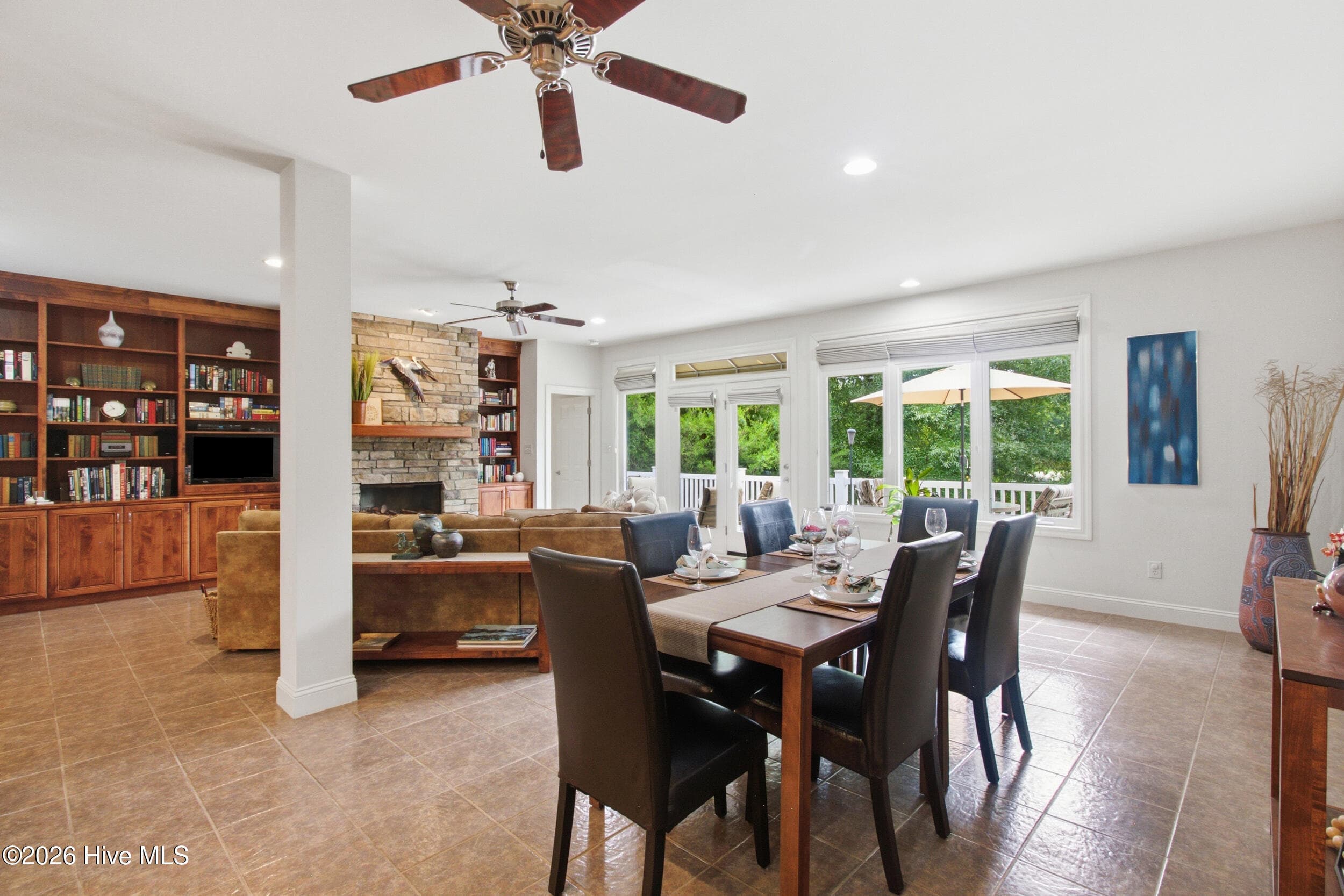 Dining - 2207 Hidden Harbor Drive, New Bern, NC 28562