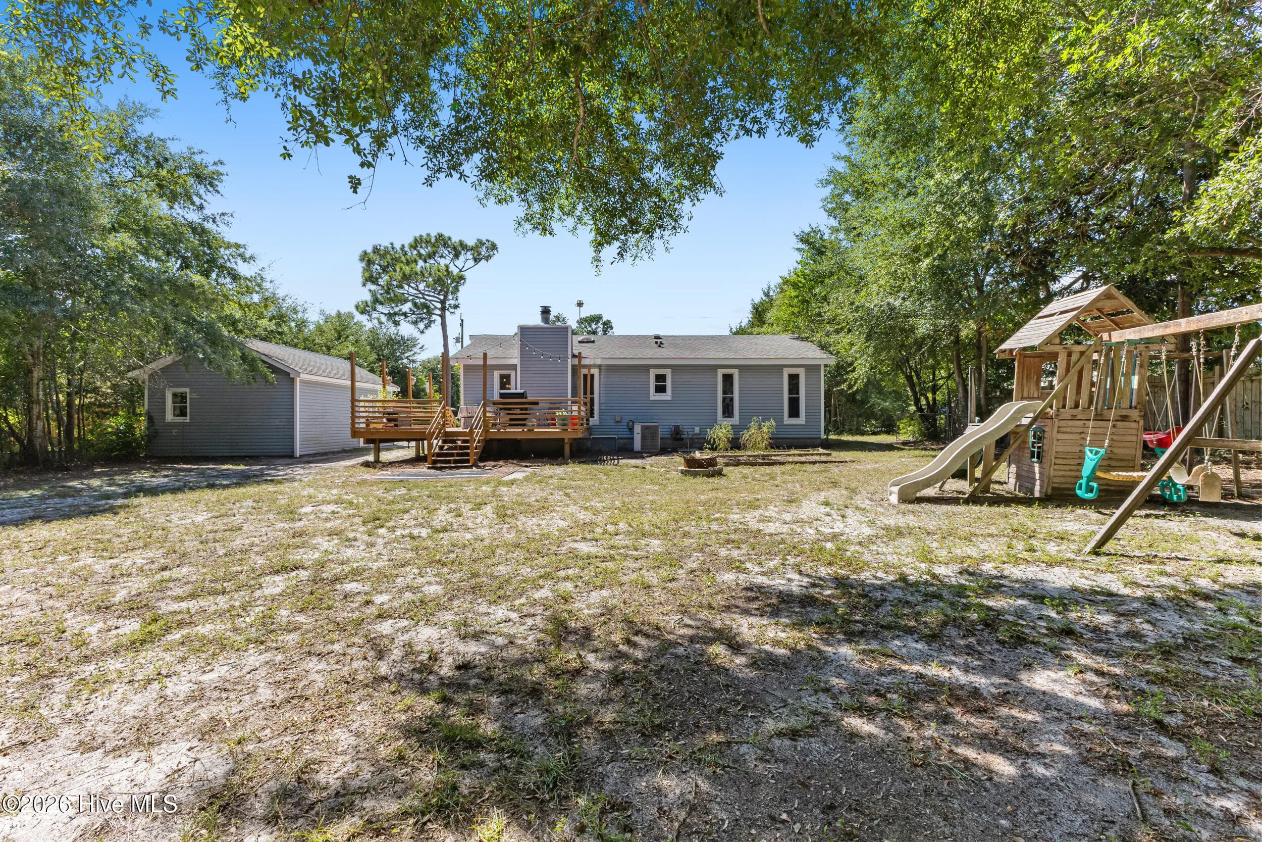 Single Family Residence at 327 Green Meadows Drive, Wilmington, NC 28405, photo 32 of 33