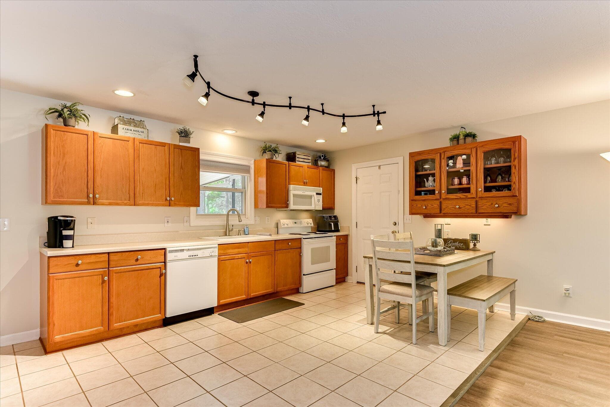 Single Family Residence at 136 / 138 Edmunds Cemetery Road, McCormick, SC 29835, photo 14 of 59