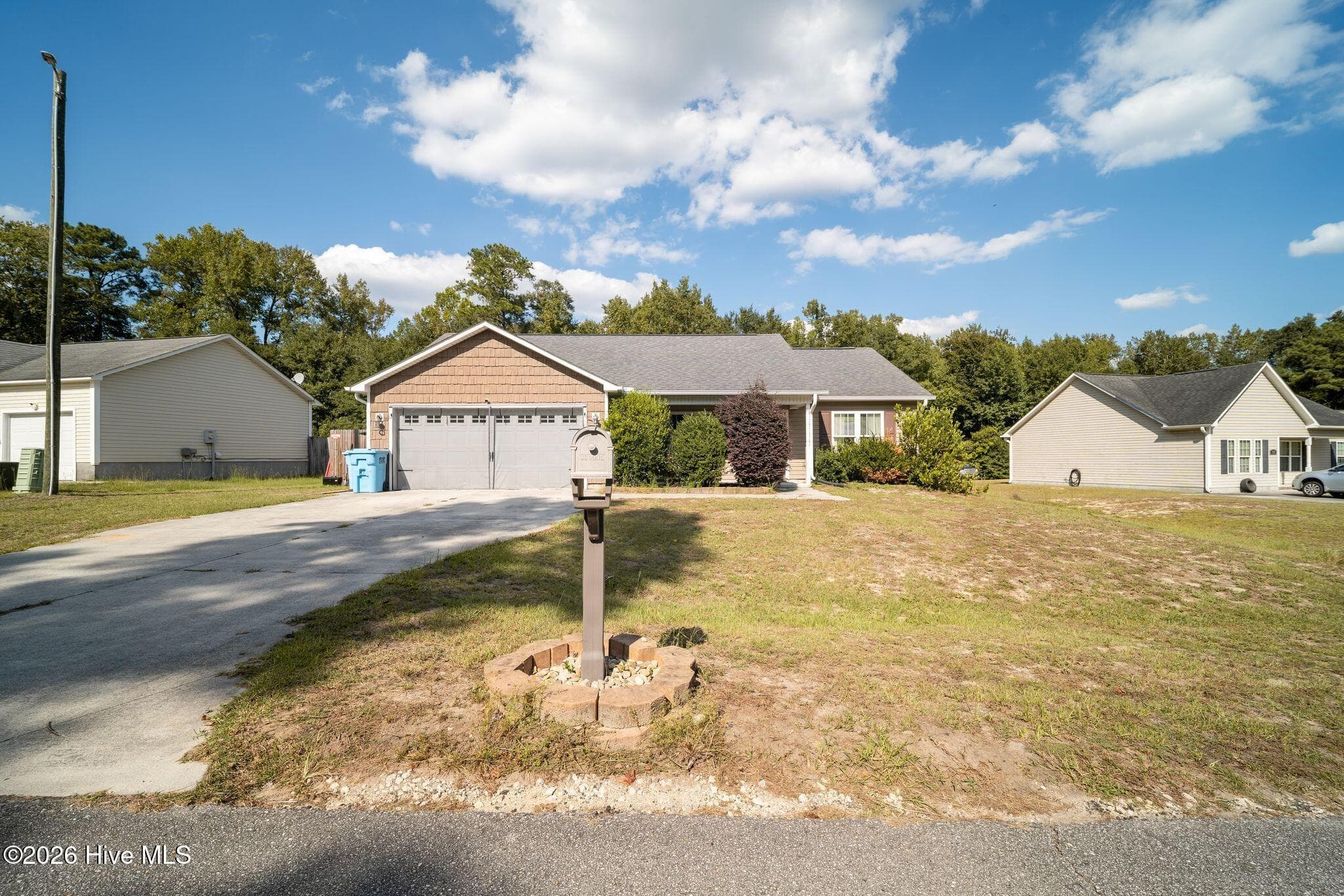 Single Family Residence at 105 Worvin Lane, Richlands, NC 28574, photo 2 of 41