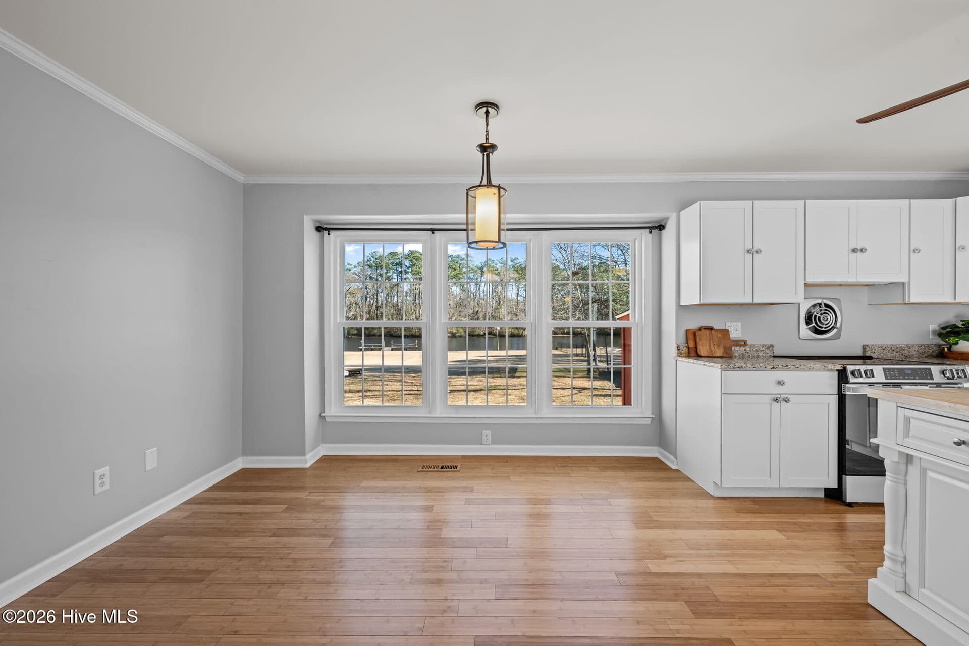 Single Family Residence at 236 Shoreline Drive, New Bern, NC 28562, photo 20 of 71