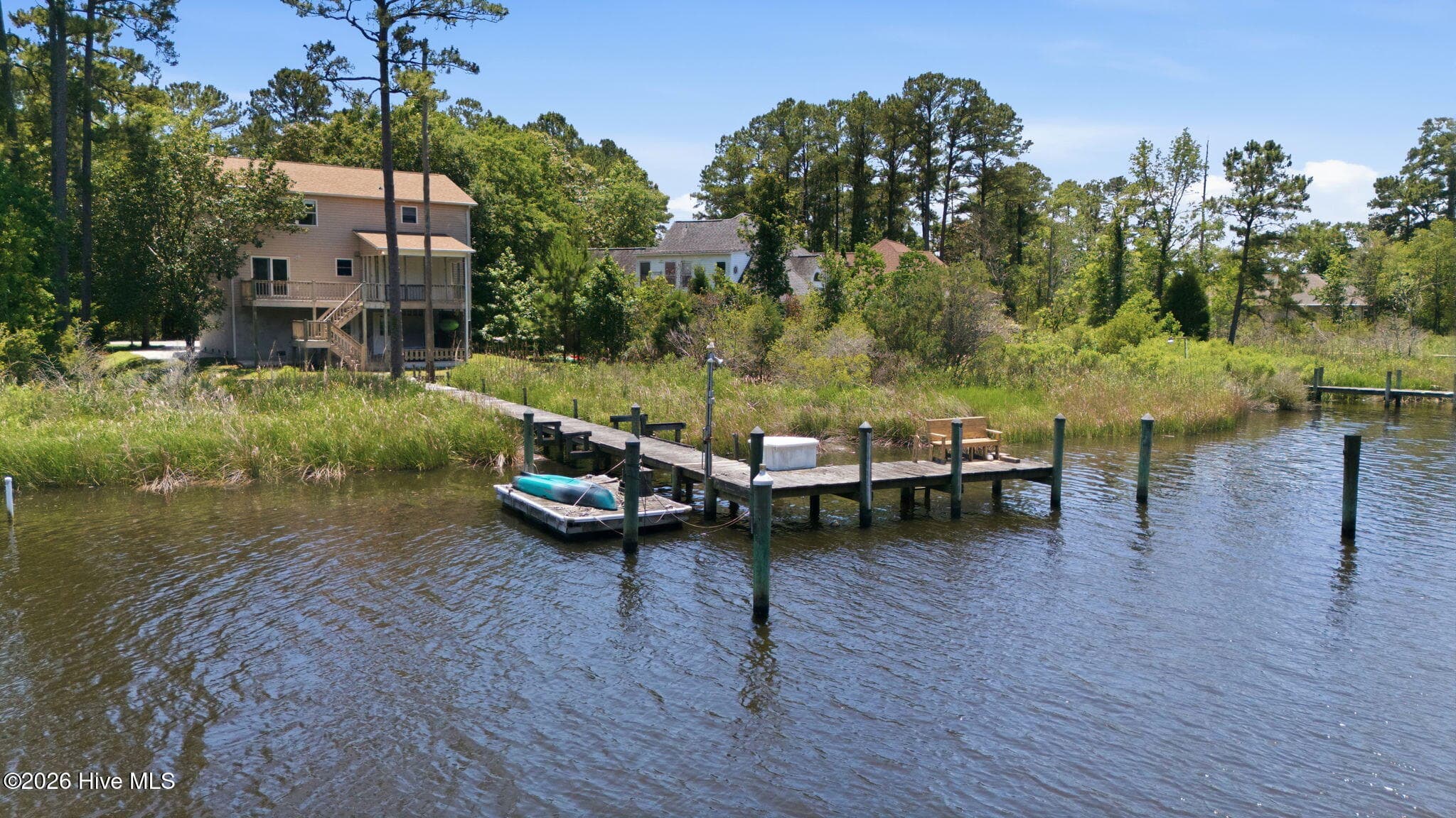 Single Family Residence at 913 Hearthside Court, New Bern, NC 28560, photo 6 of 49