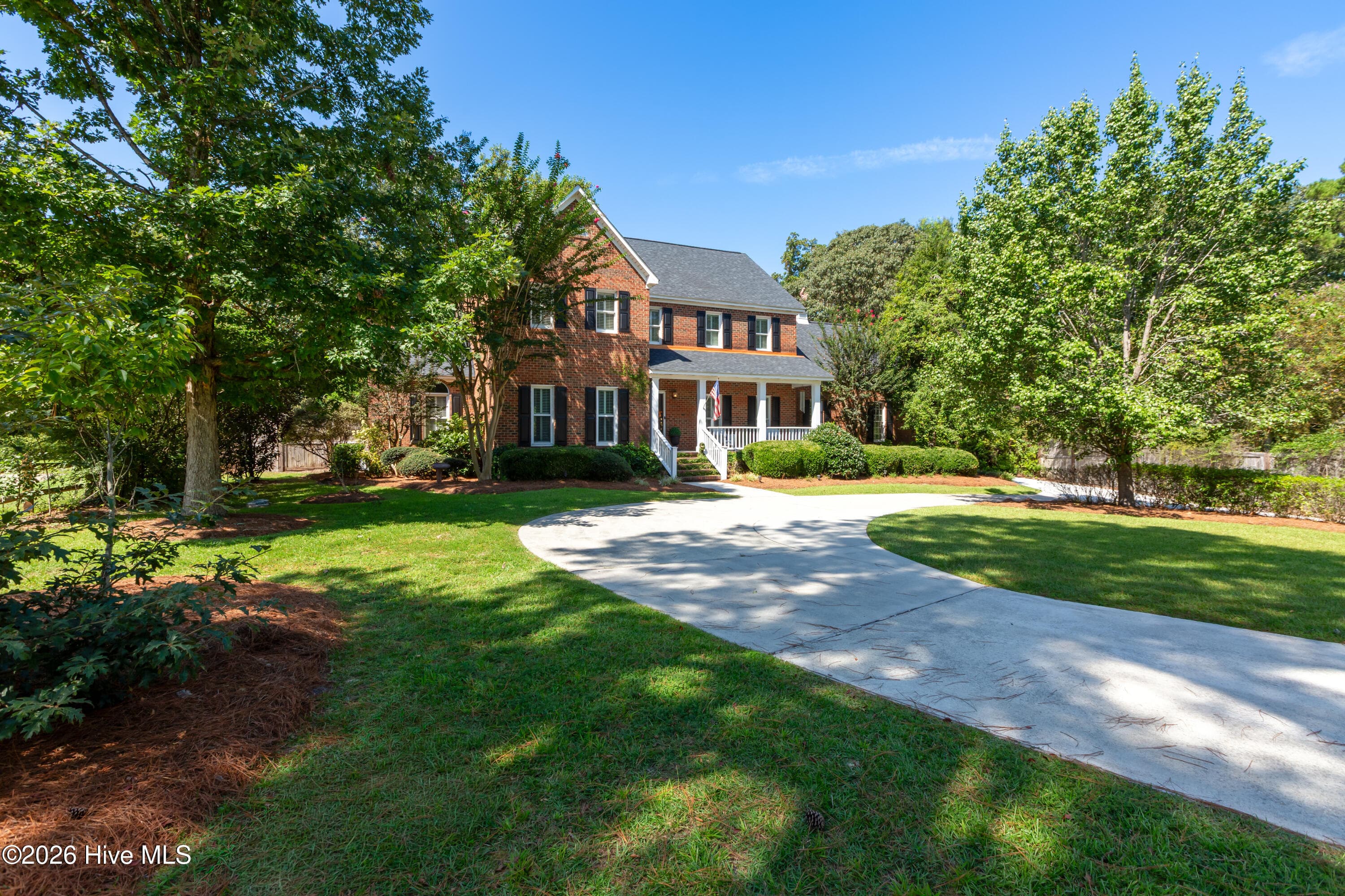 Curb appeal from every angle! - 2417 Oakview Drive, New Bern, NC 28562