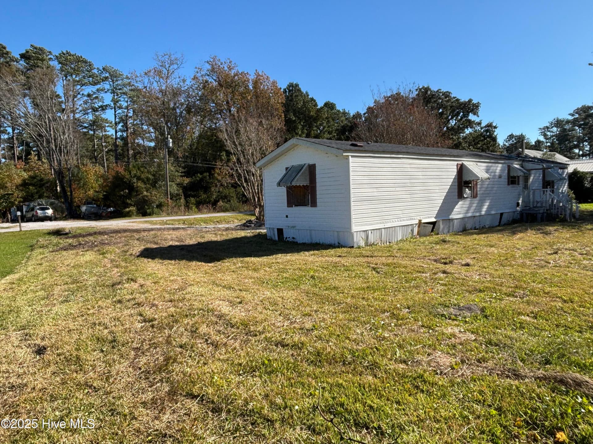 Manufactured Home at 138 Old Nassau Road, Williston, NC 28589, photo 8 of 14