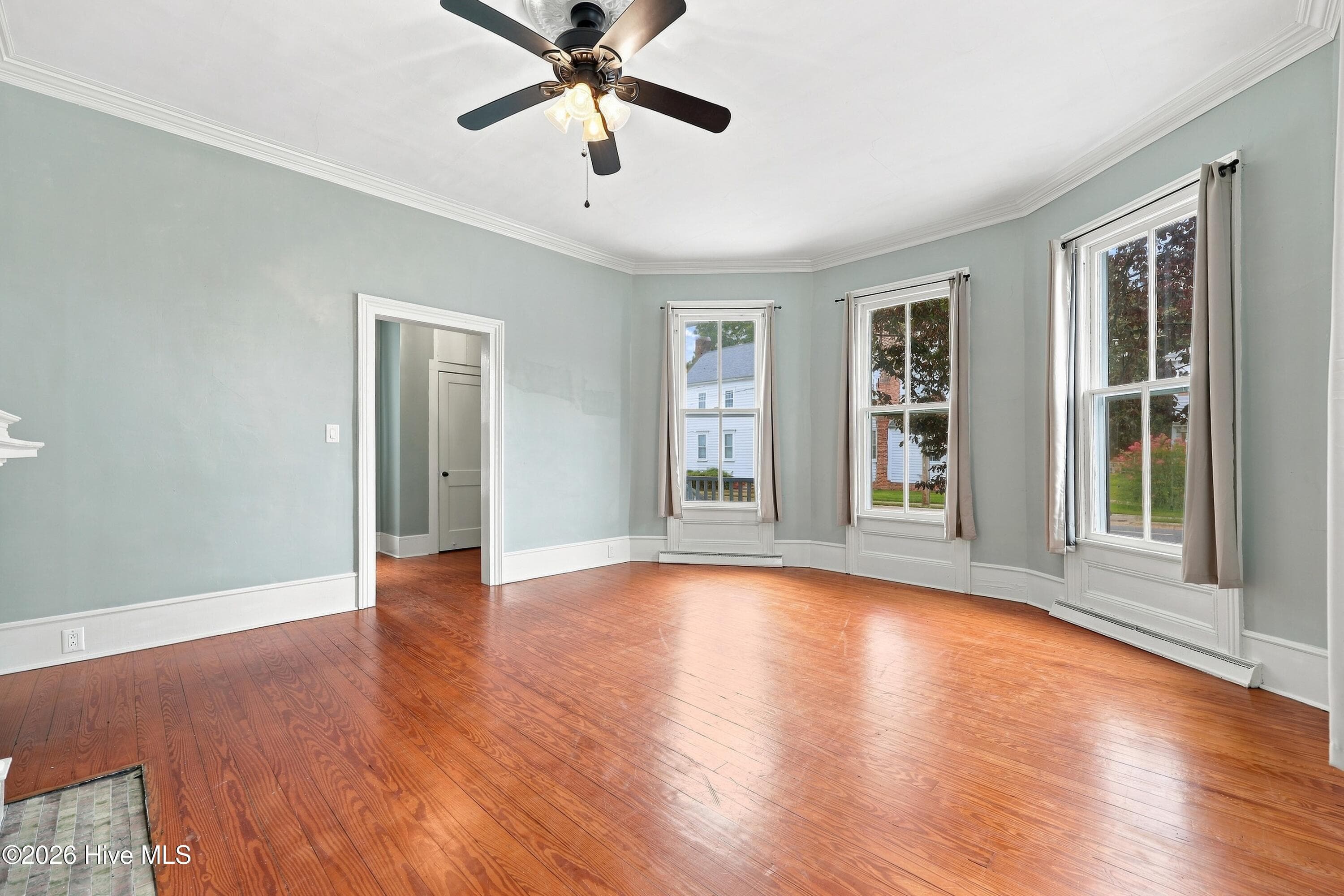 Single Family Residence at 403 N Market Street, Washington, NC 27889, photo 9 of 50