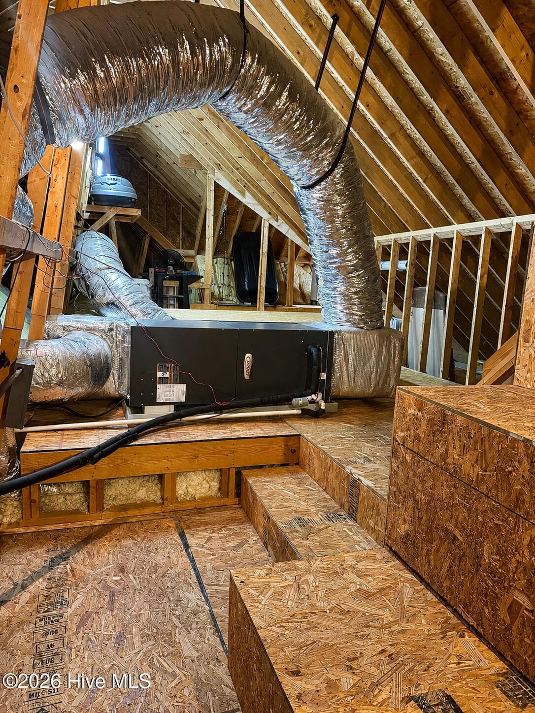 floored attic - 1926 Snowy Egret Drive, Morehead City, NC 28557