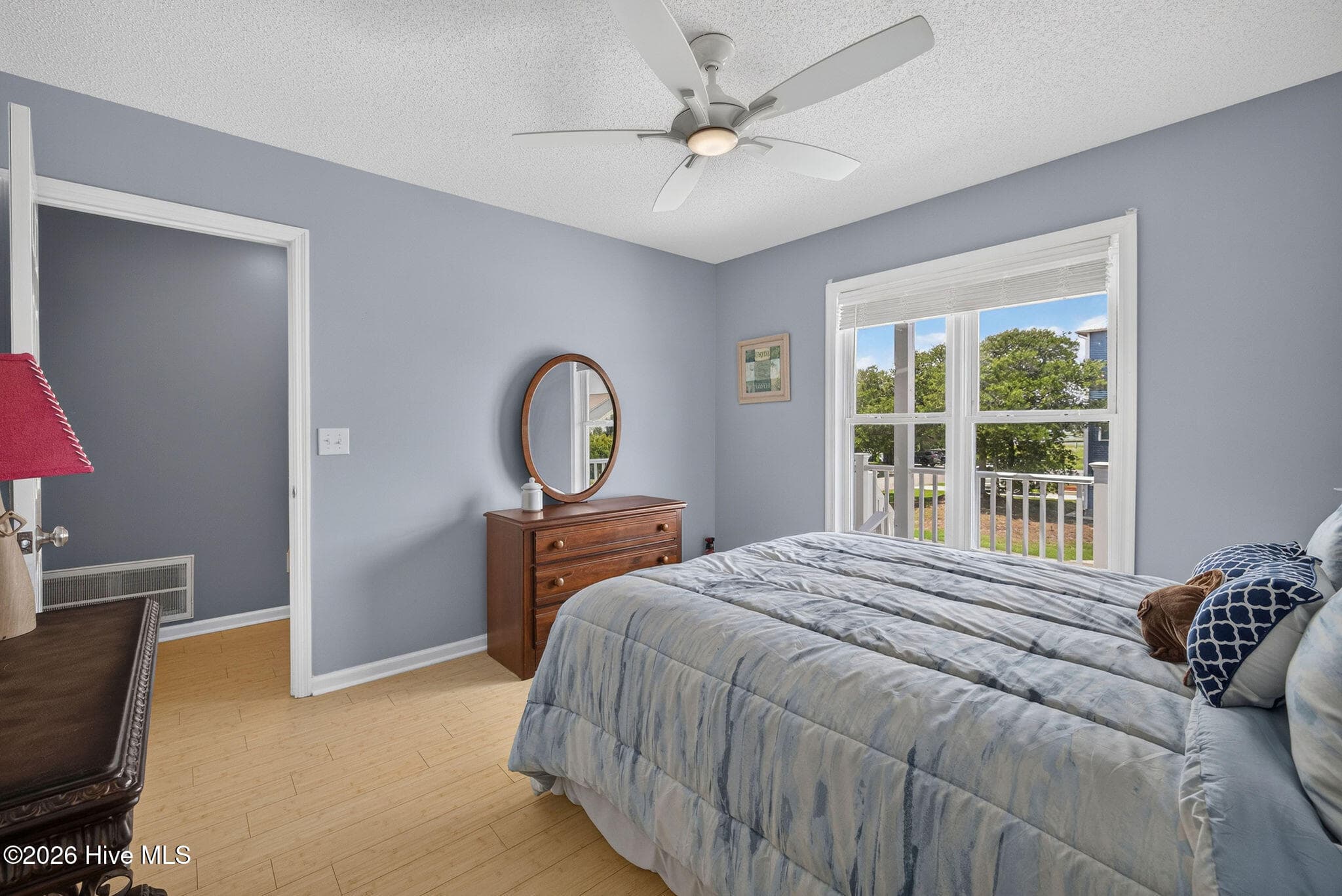 Single Family Residence at 21 S Oak Drive, Surf City, NC 28445, photo 10 of 46