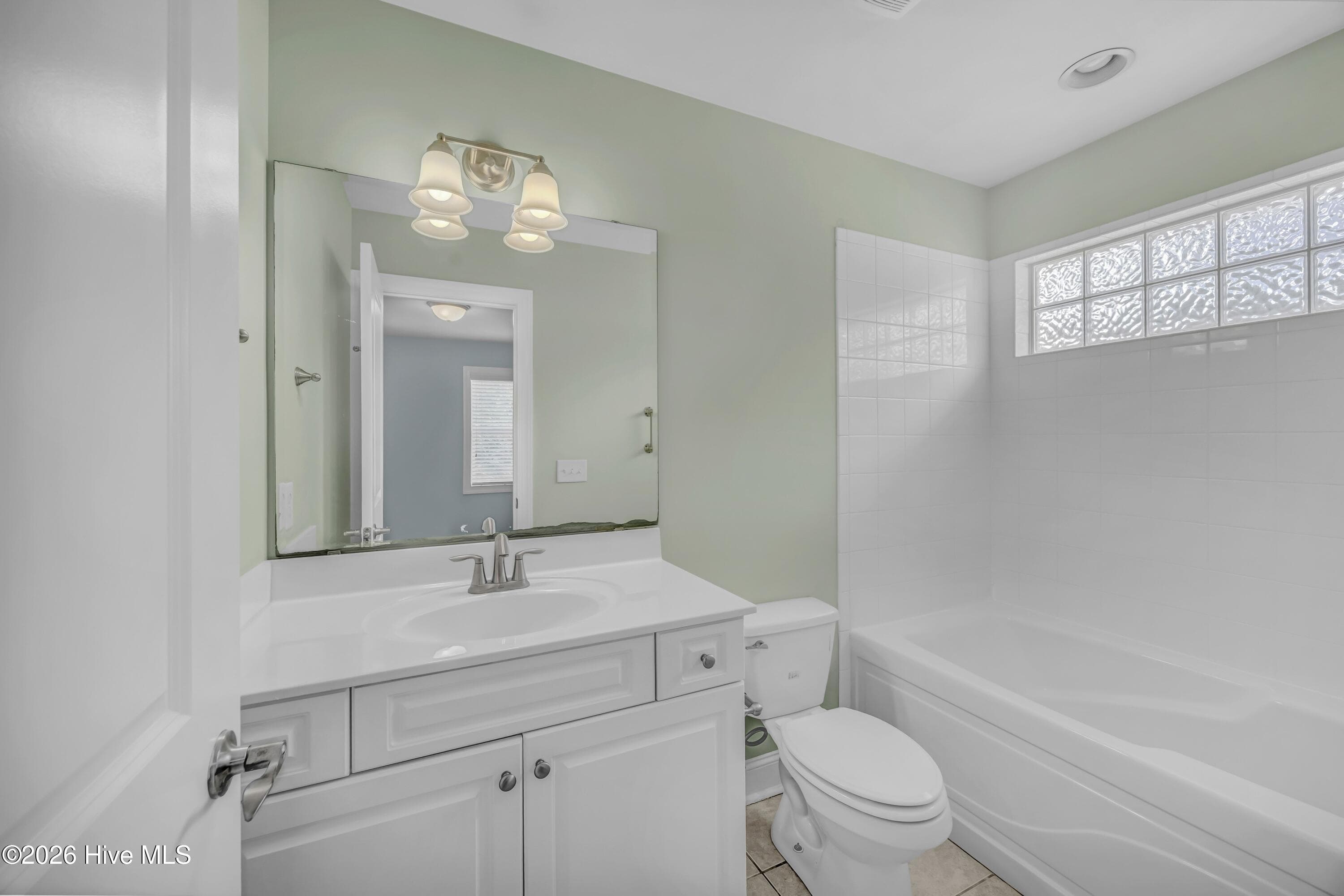 Condominium at 131 Myrtle Avenue, Wilmington, NC 28403, photo 19 of 24