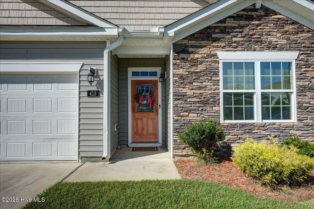 Single Family Residence at 413 Isabelle Street, New Bern, NC 28560, photo 3 of 80