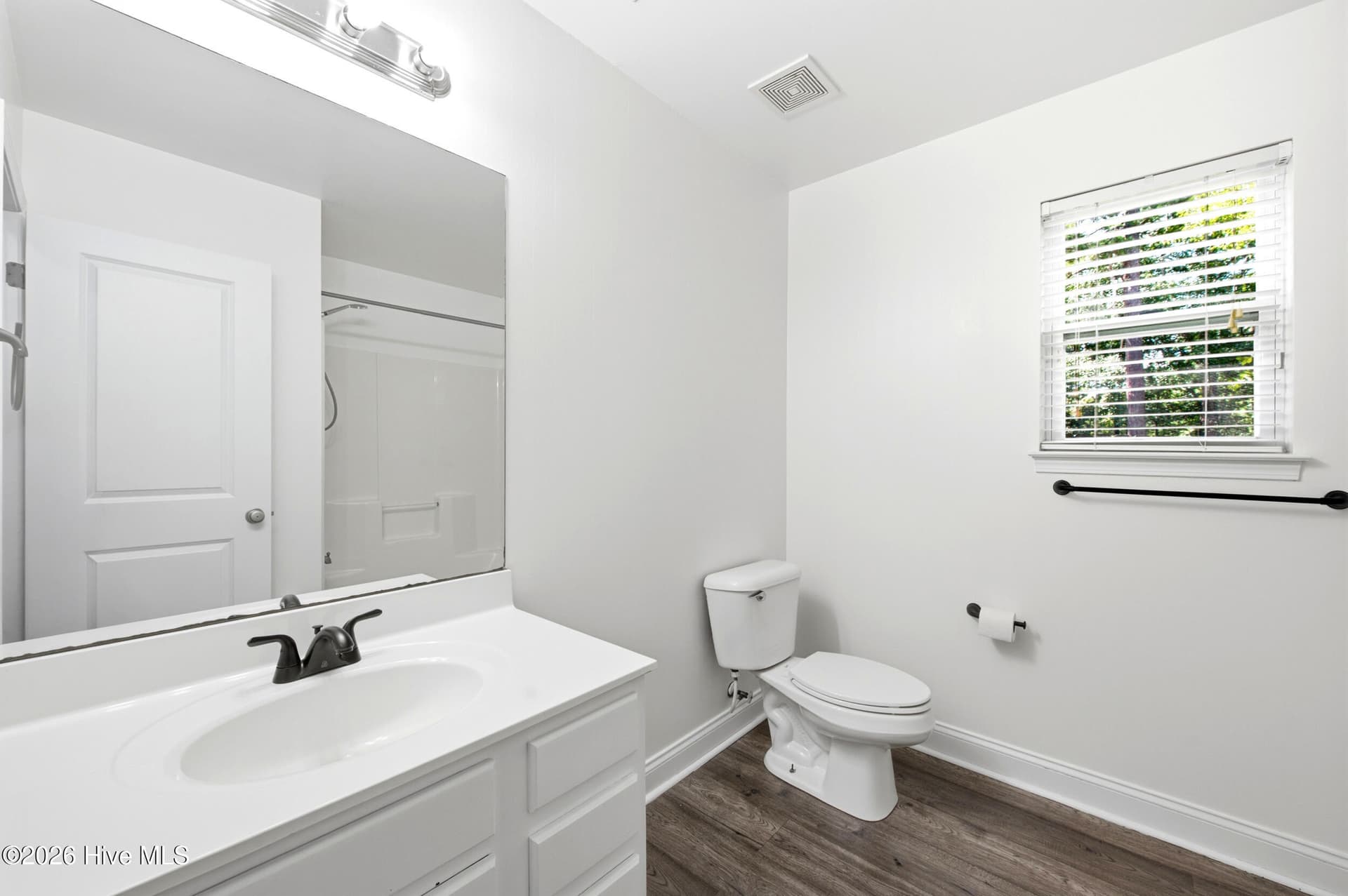 Guest Bathroom - 122 Pond View Circle, Hampstead, NC 28443