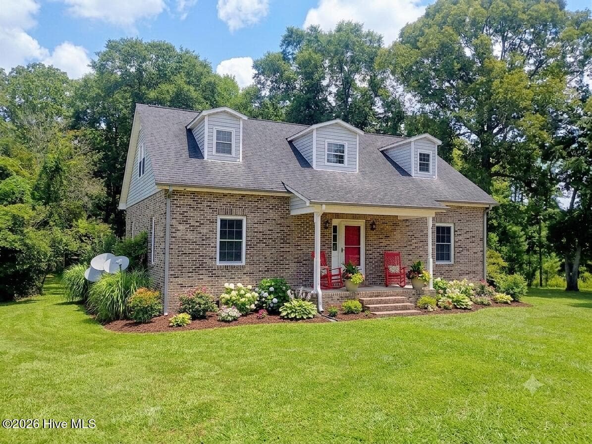 Digitally added flowerbed - 3772 Old Maco Road, Leland, NC 28451