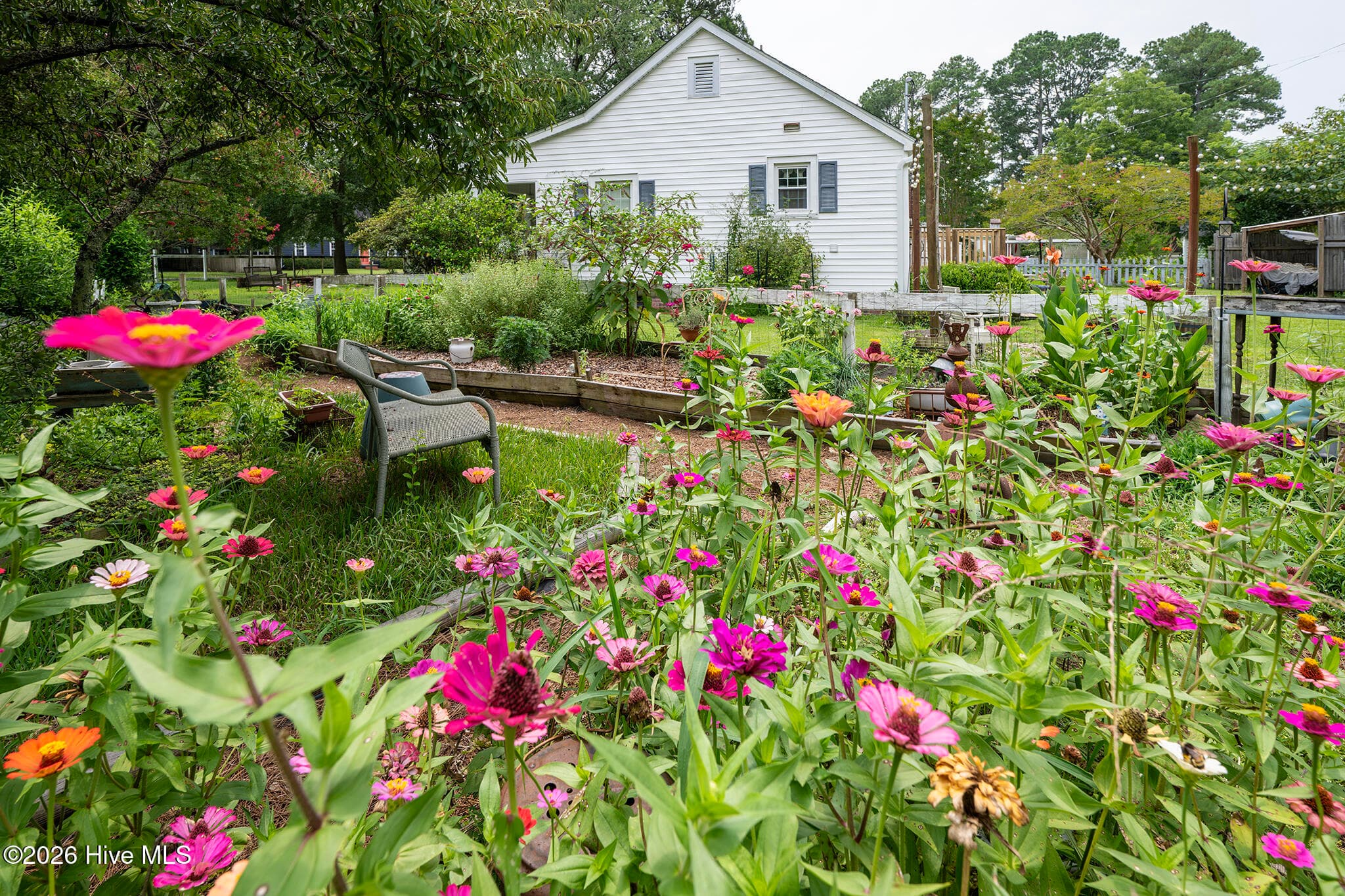 Gardens - 1902 Wilson Street, New Bern, NC 28560