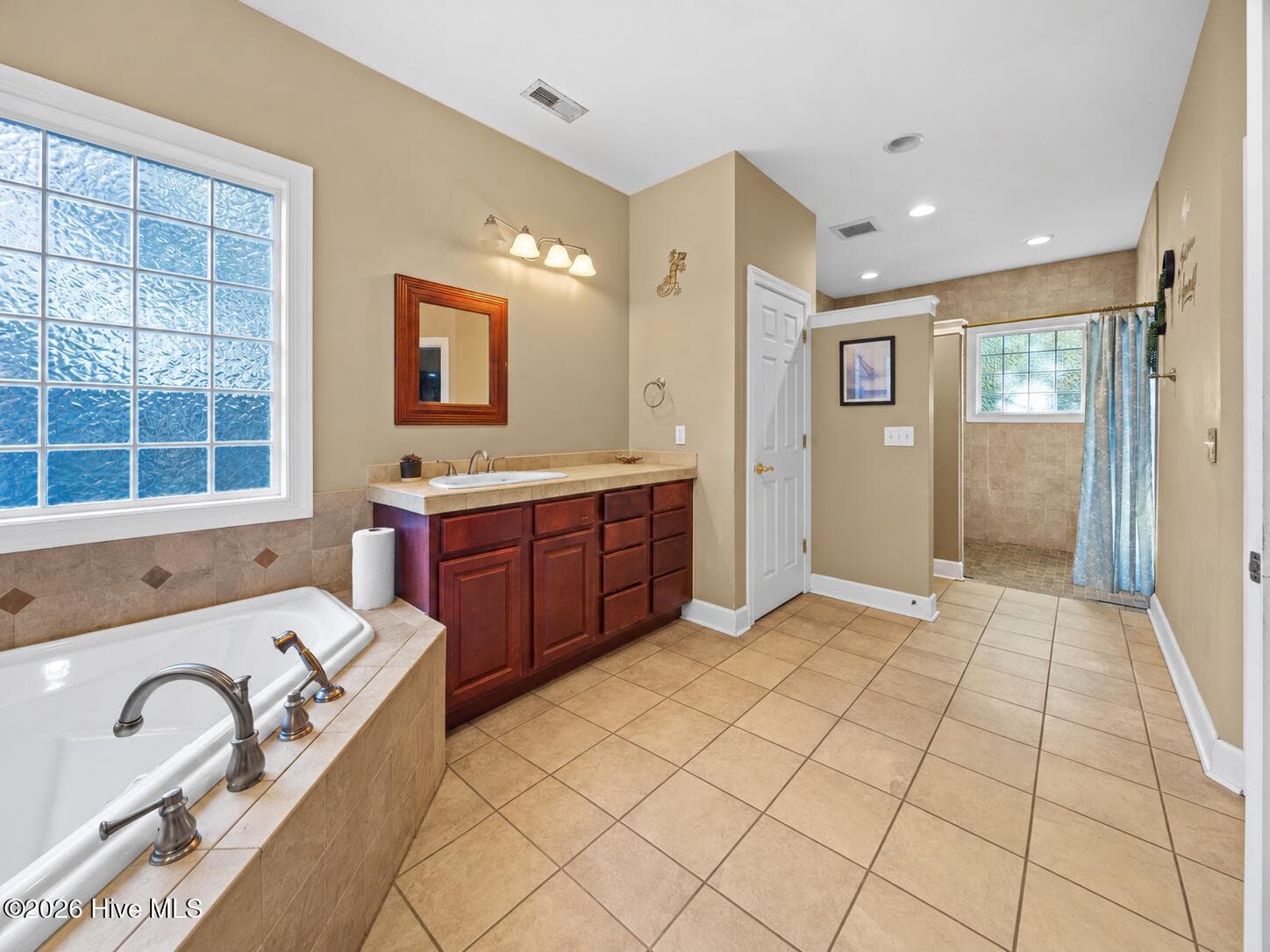 Single Family Residence at 101 Mackenzie Drive, Wilmington, NC 28409, photo 29 of 60