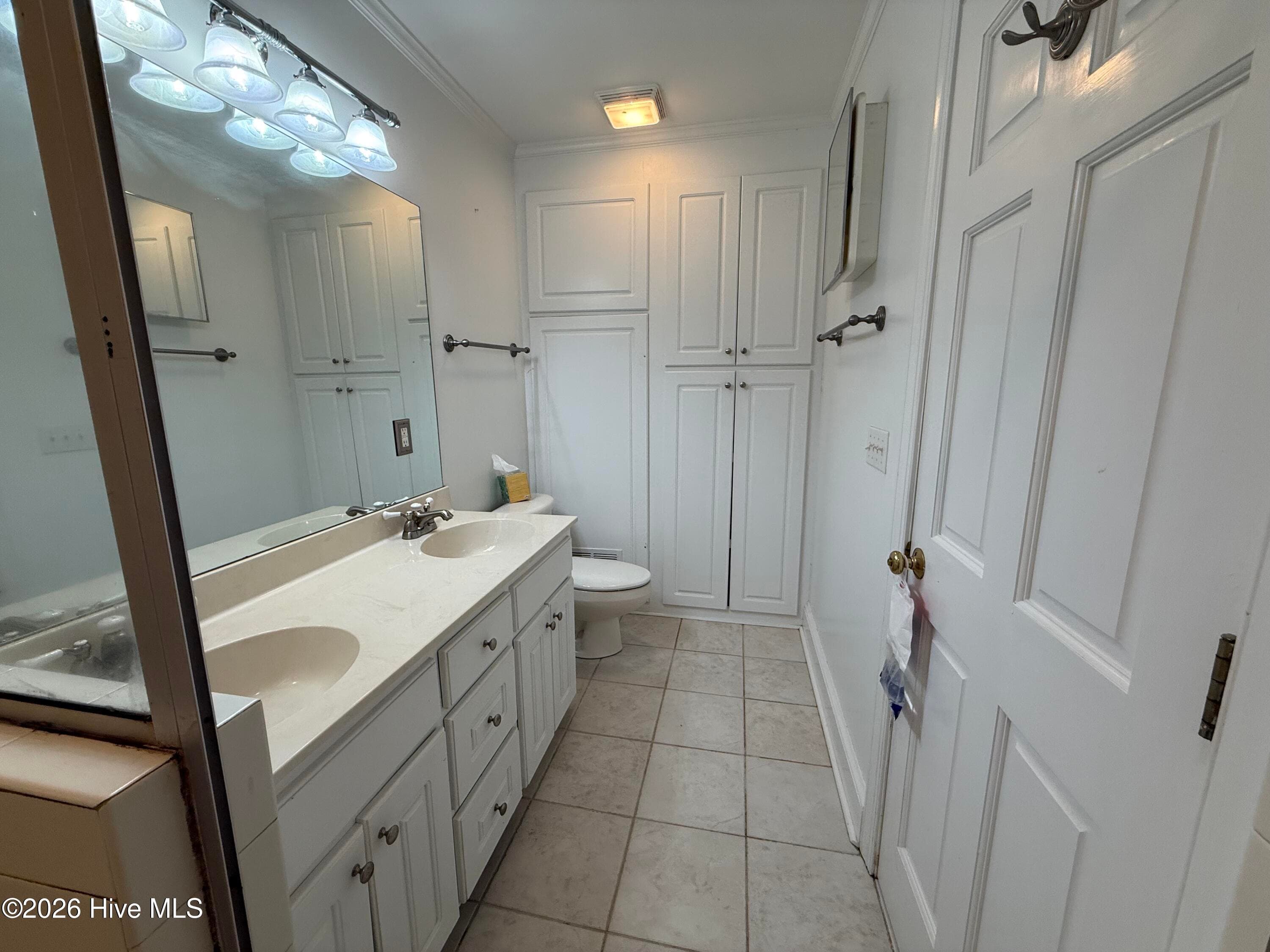Single Family Residence at 2106 Southview Drive, Greenville, NC 27858, photo 14 of 20