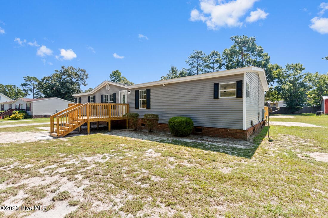 Manufactured Home at 5837 Parkton Road, Hope Mills, NC 28348, photo 30 of 43