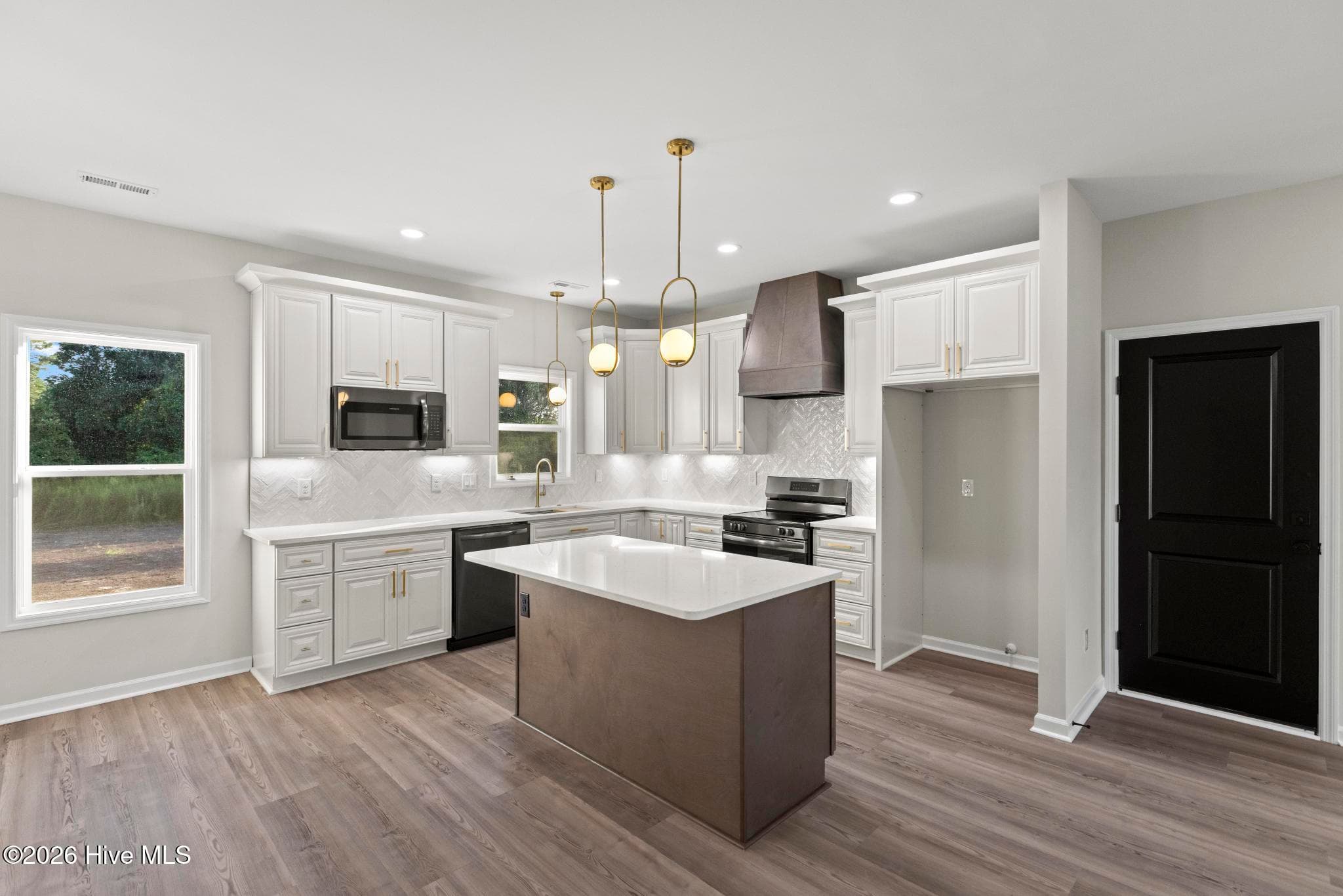 Single Family Residence at 406 Wade Drive, Richlands, NC 28574, photo 10 of 86