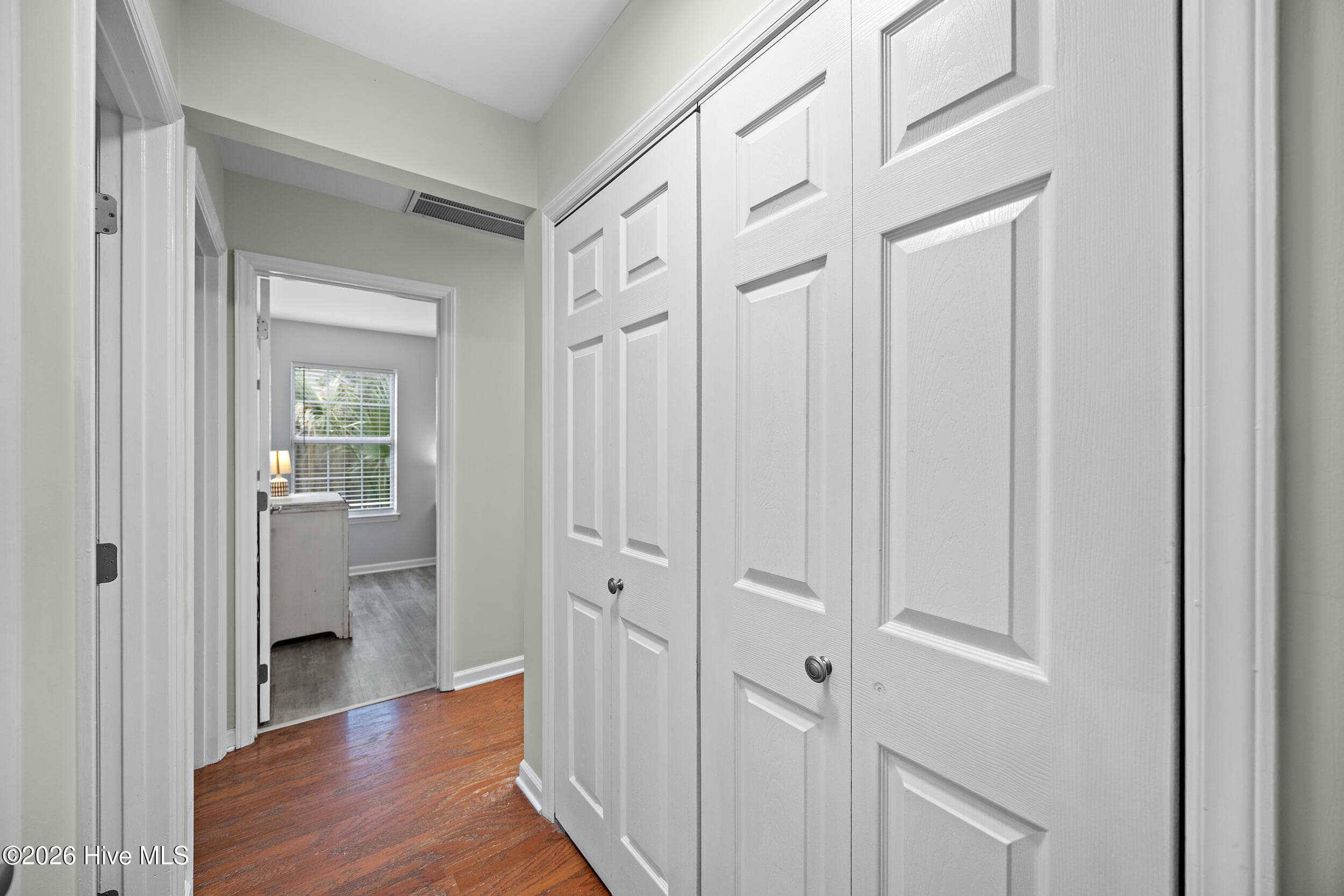 Single Family Residence at 5416 Ibis Court, Wilmington, NC 28409, photo 12 of 36